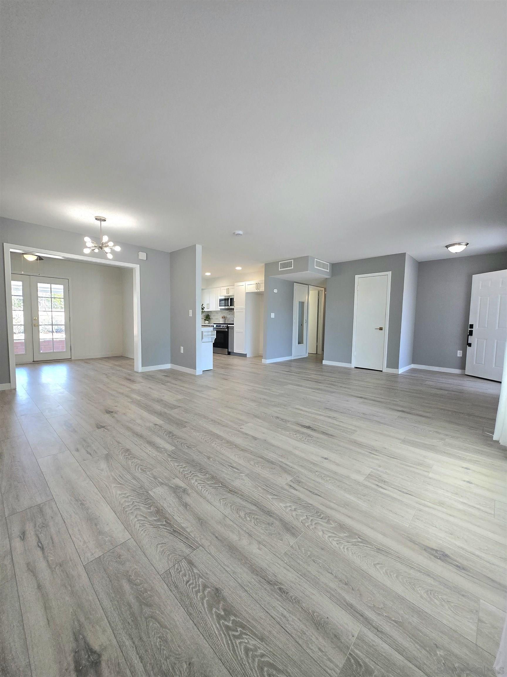 Detail Gallery Image 7 of 30 For 27102  Capilano, Sun City,  CA 92586 - 2 Beds | 1 Baths