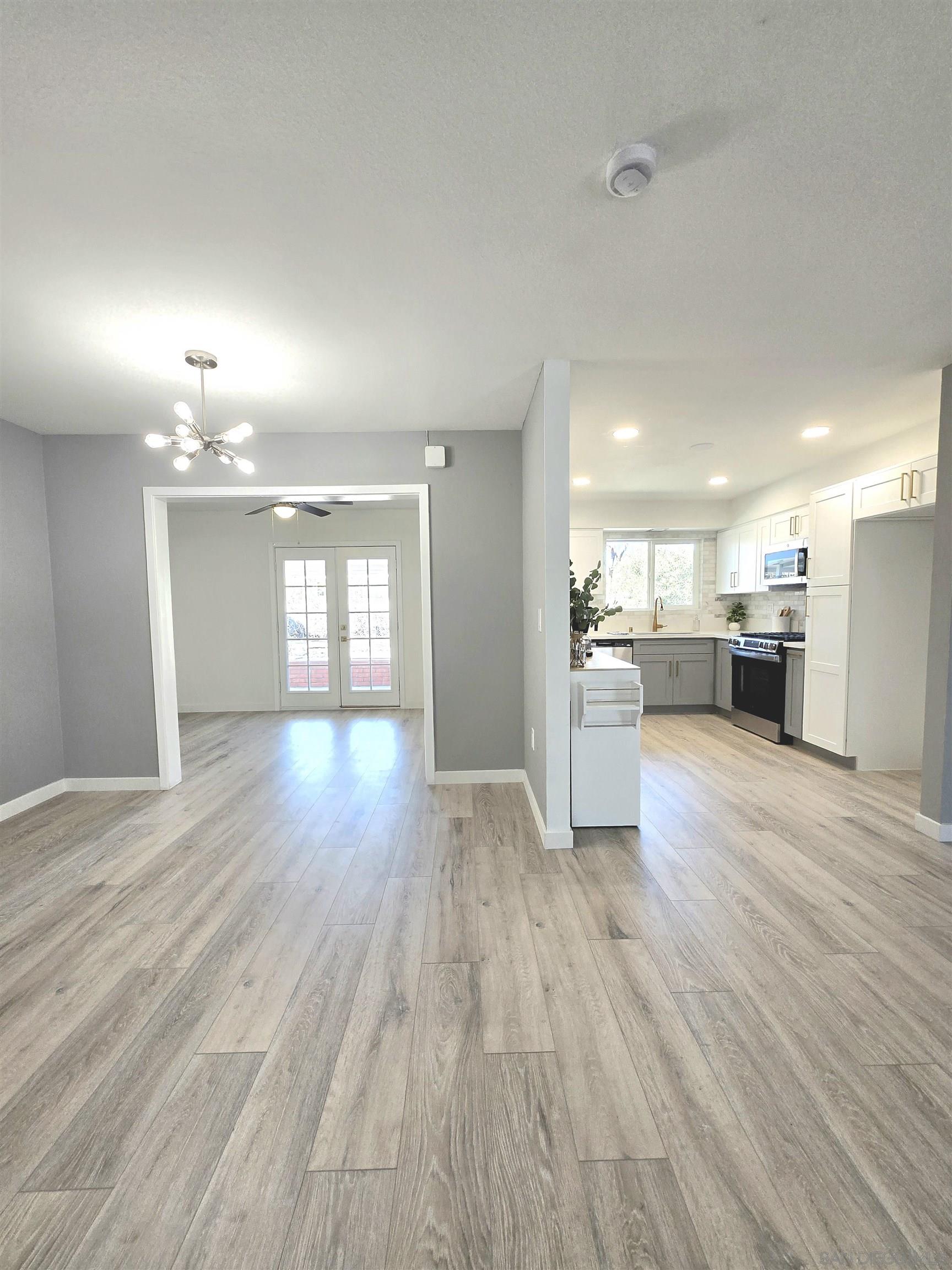 Detail Gallery Image 8 of 30 For 27102  Capilano, Sun City,  CA 92586 - 2 Beds | 1 Baths