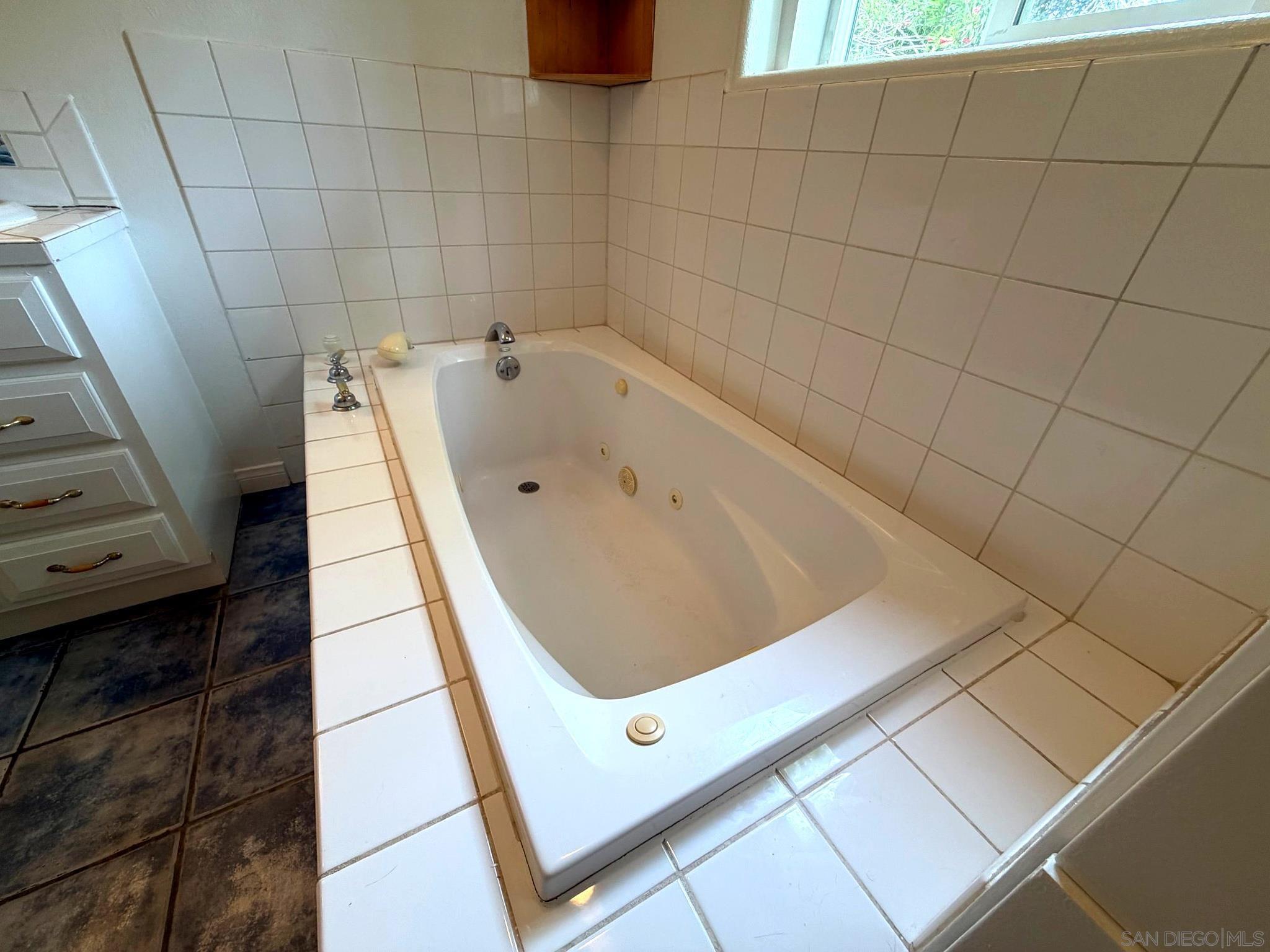 Detail Gallery Image 18 of 32 For 469  Lado De Loma Dr., Vista,  CA 92083 - 4 Beds | 2 Baths