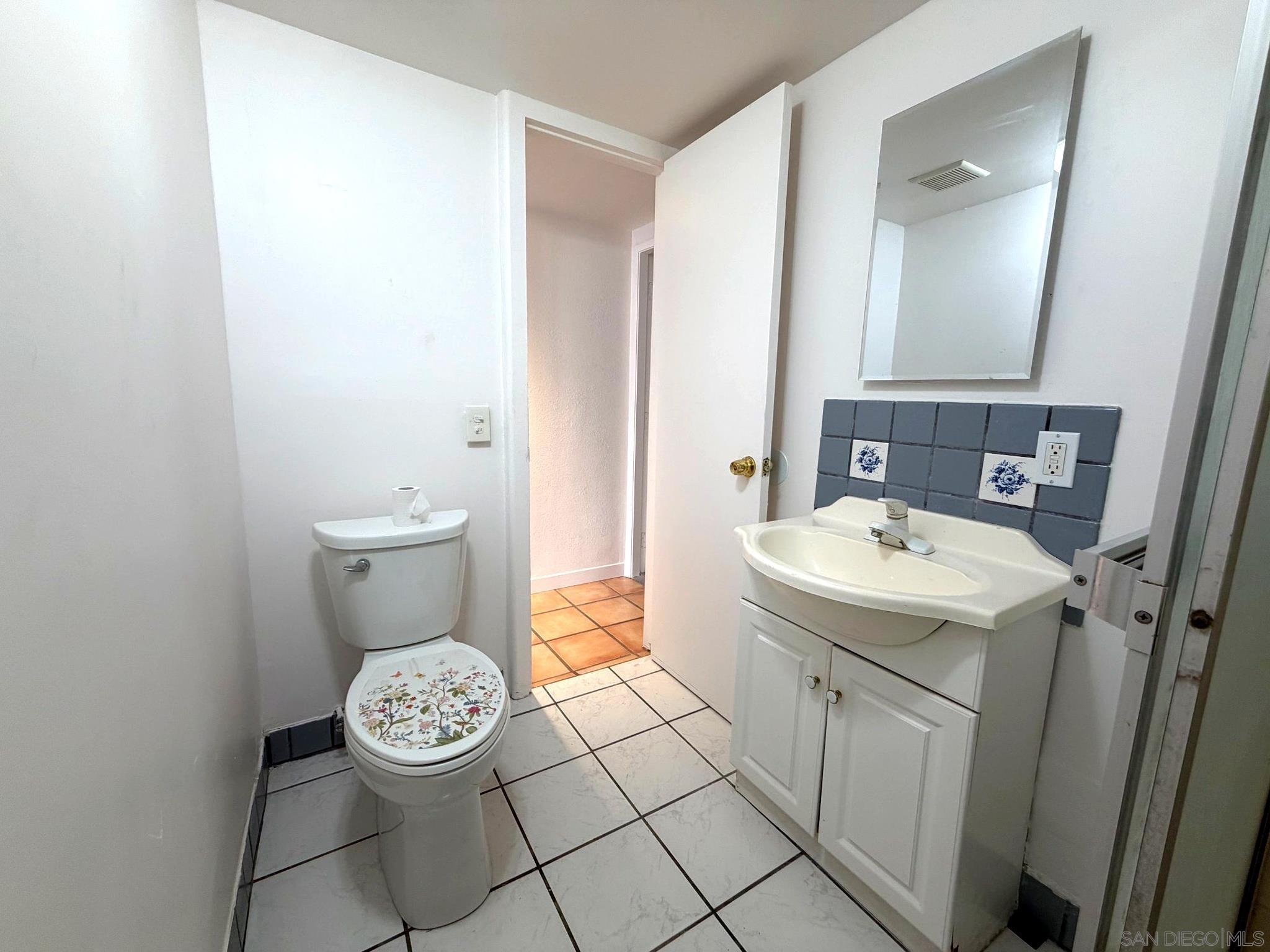 Detail Gallery Image 29 of 32 For 469  Lado De Loma Dr., Vista,  CA 92083 - 4 Beds | 2 Baths