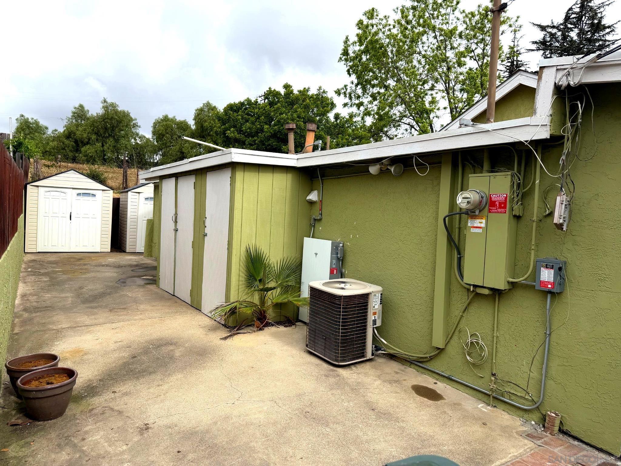 Detail Gallery Image 8 of 32 For 469  Lado De Loma Dr., Vista,  CA 92083 - 4 Beds | 2 Baths