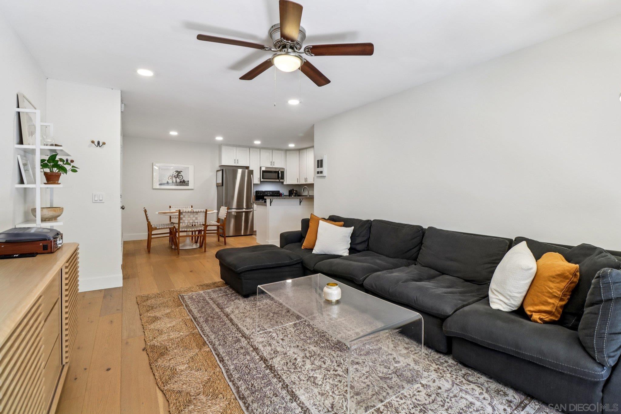 Detail Gallery Image 3 of 42 For 1775  Diamond  #1-136,  San Diego,  CA 92109 - 1 Beds | 1 Baths