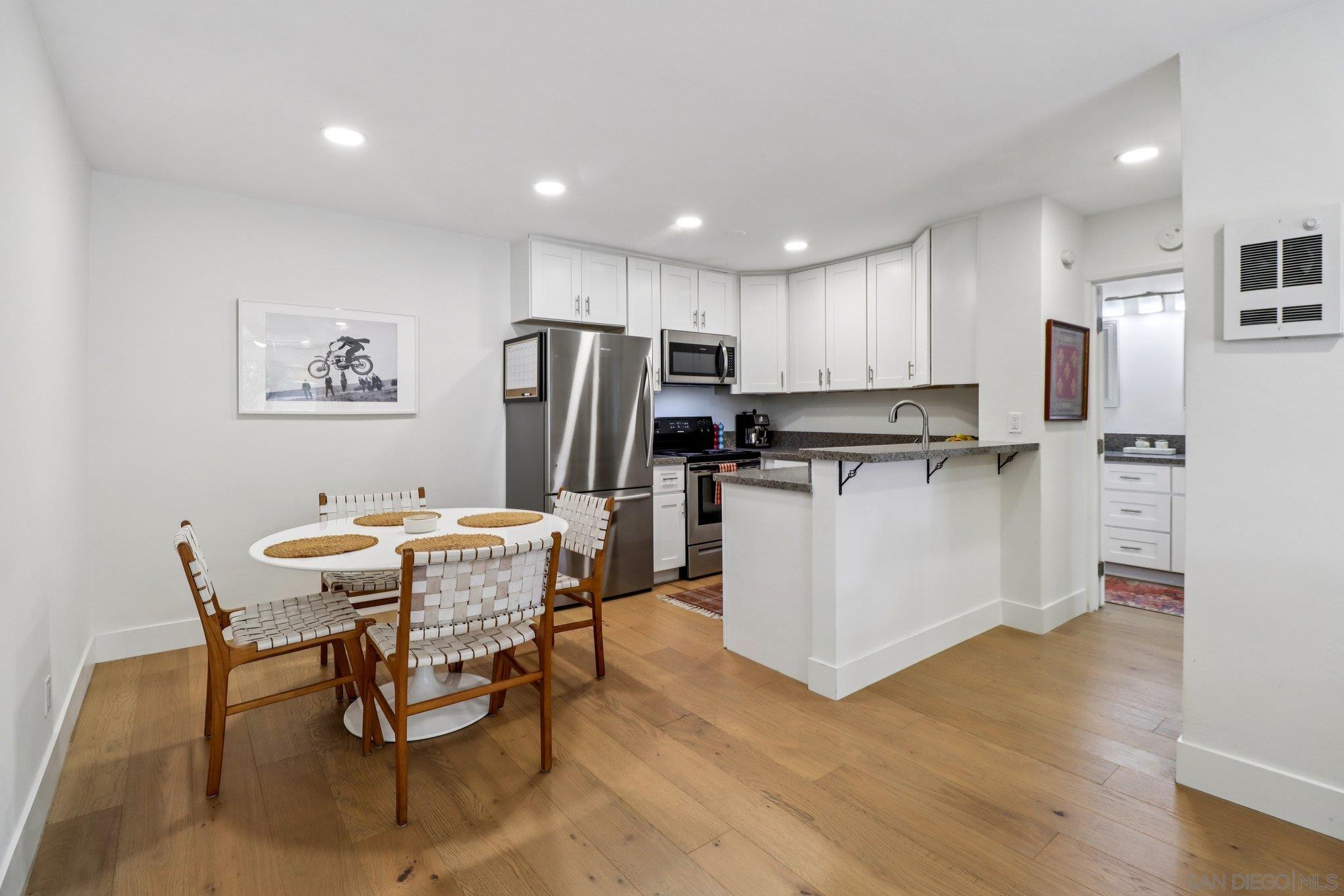 Detail Gallery Image 6 of 42 For 1775  Diamond  #1-136,  San Diego,  CA 92109 - 1 Beds | 1 Baths