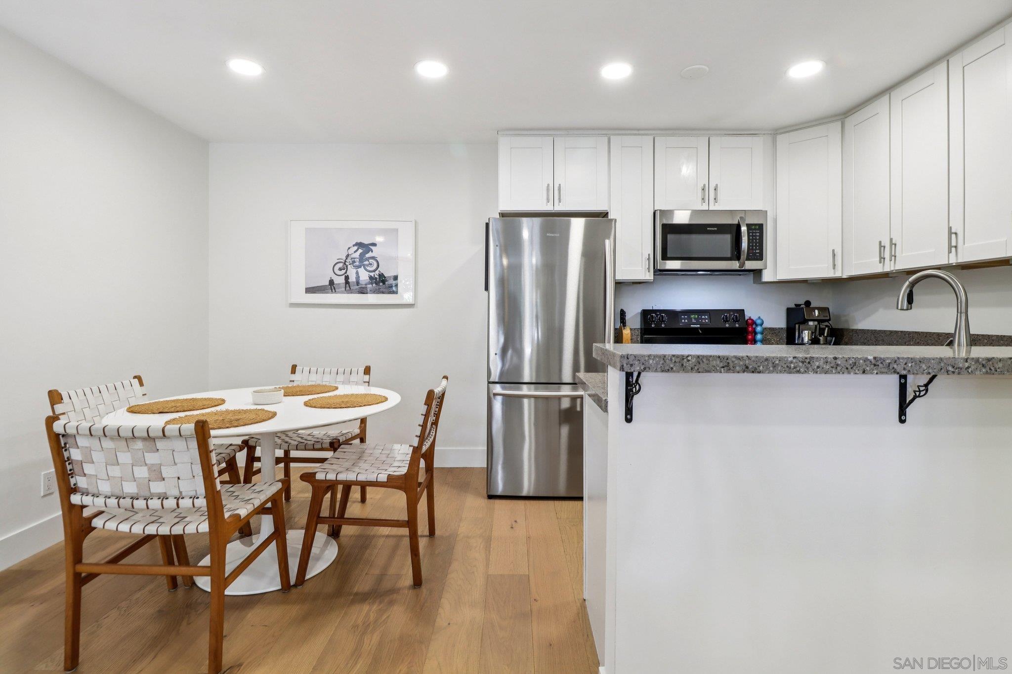 Detail Gallery Image 8 of 42 For 1775  Diamond  #1-136,  San Diego,  CA 92109 - 1 Beds | 1 Baths