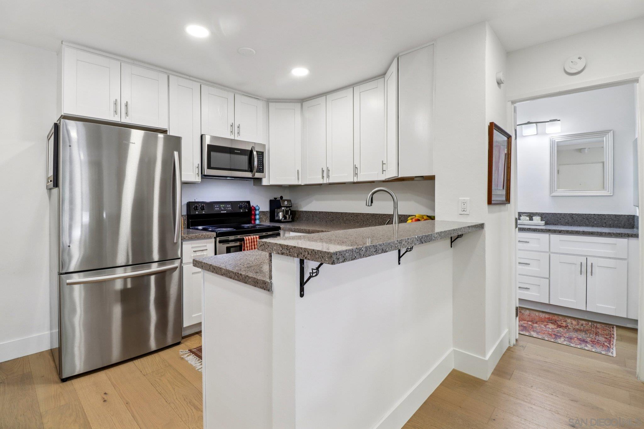 Detail Gallery Image 10 of 42 For 1775  Diamond  #1-136,  San Diego,  CA 92109 - 1 Beds | 1 Baths