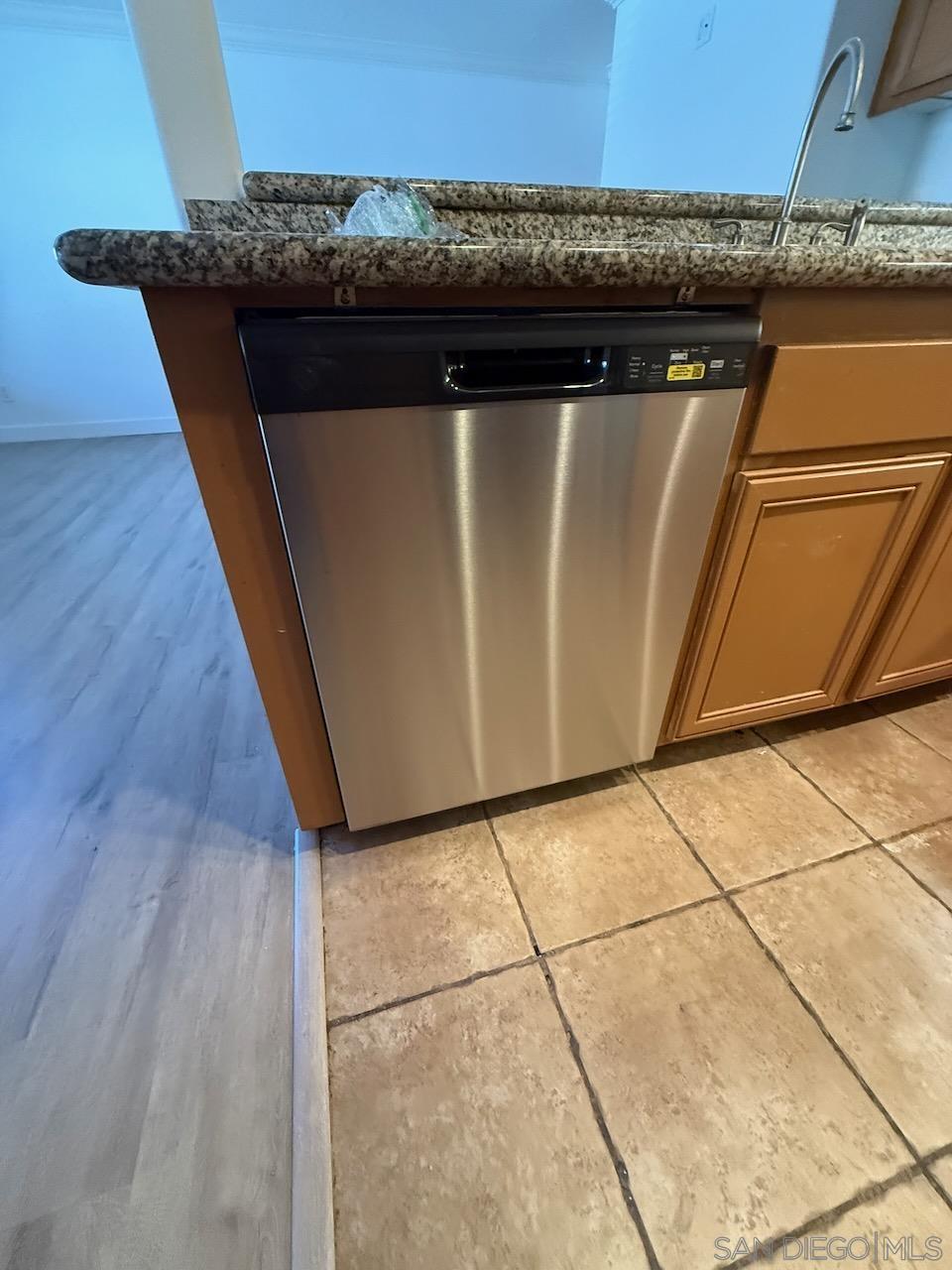 Detail Gallery Image 6 of 11 For 4230  48th  #6,  San Diego,  CA 92115 - 2 Beds | 1 Baths