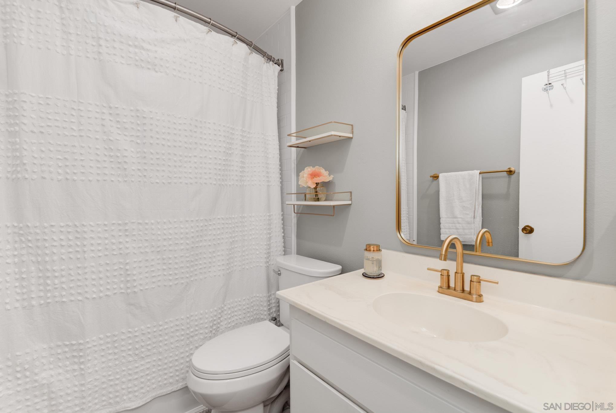 Detail Gallery Image 11 of 28 For 6029  Rancho Mission  #201,  San Diego,  CA 92108 - 2 Beds | 2 Baths