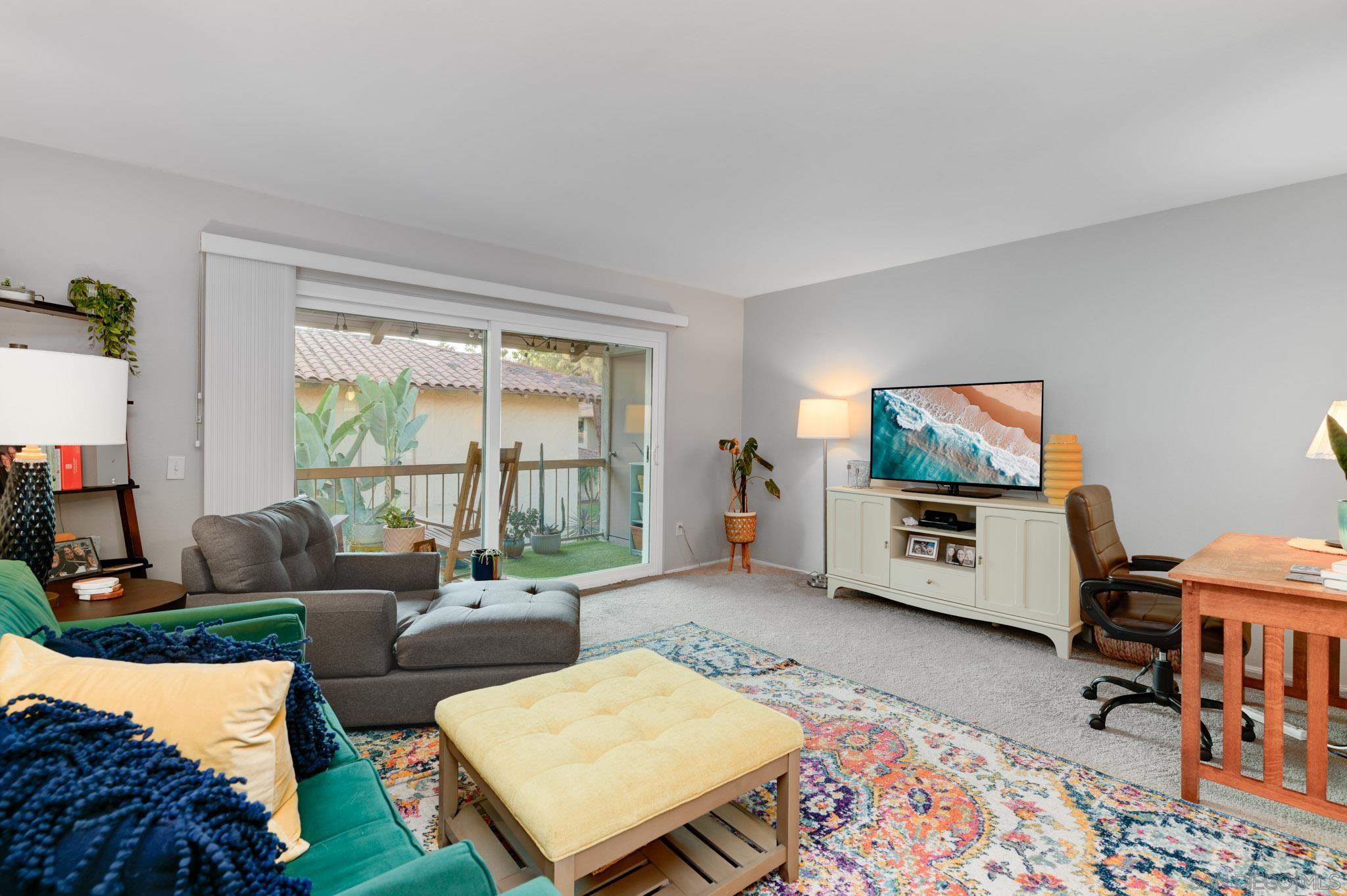 Detail Gallery Image 3 of 28 For 6029  Rancho Mission  #201,  San Diego,  CA 92108 - 2 Beds | 2 Baths