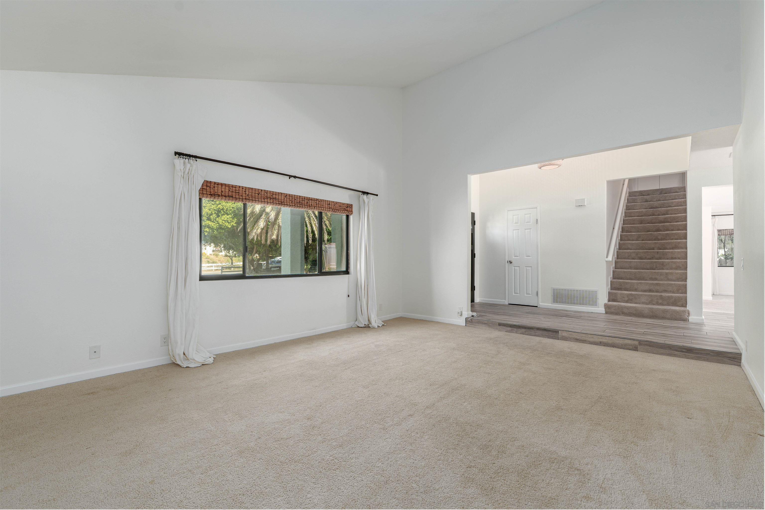 Detail Gallery Image 5 of 31 For 5837  Jeffries Ranch, Oceanside,  CA 92057 - 4 Beds | 2/1 Baths