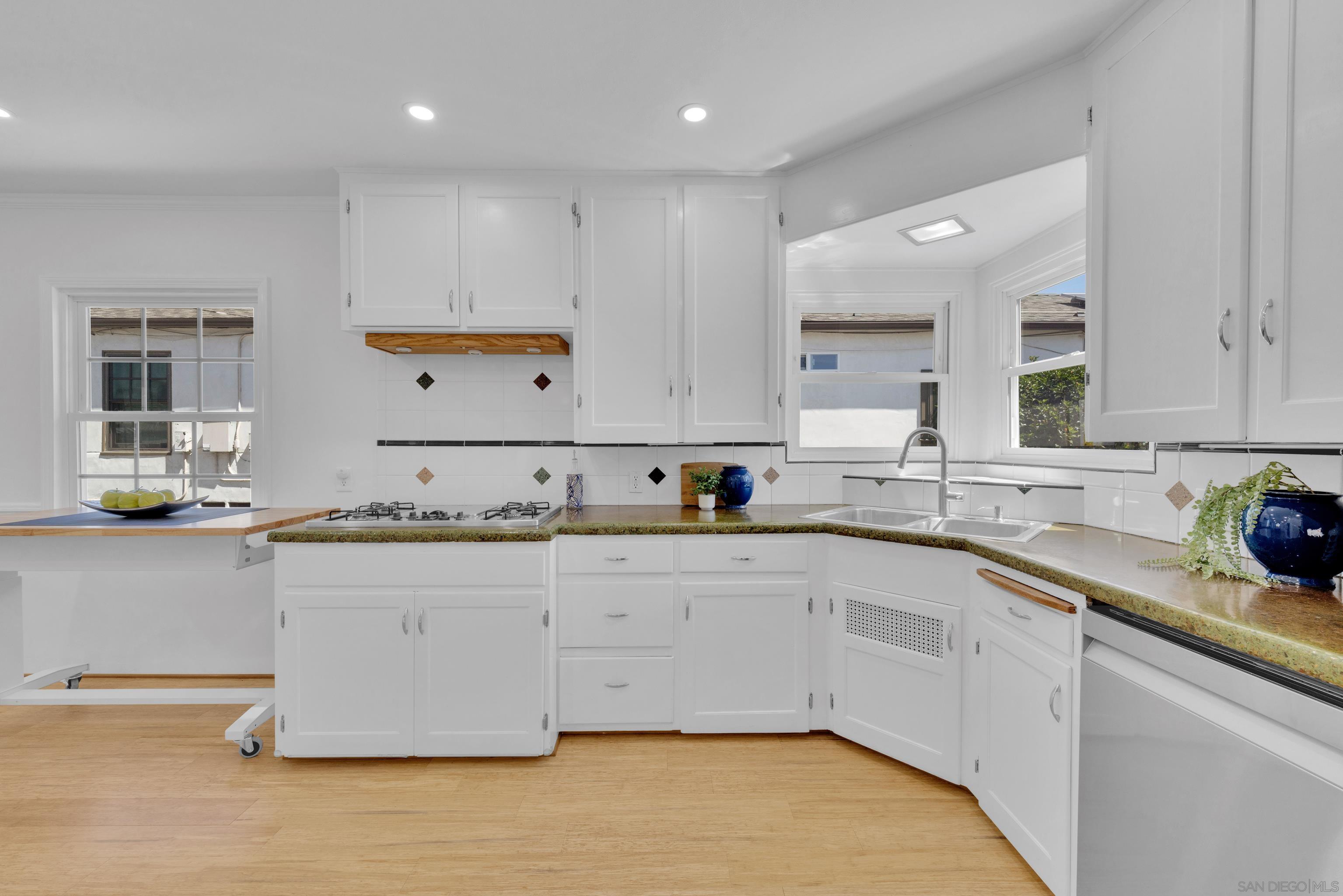 Detail Gallery Image 18 of 62 For 5445  Adams Avenue, San Diego,  CA 92115 - 3 Beds | 1/1 Baths