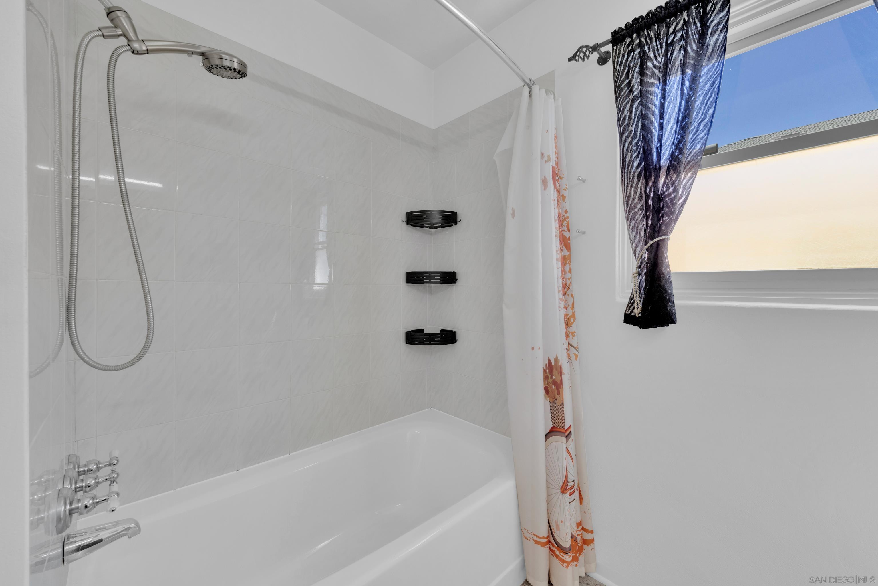 Detail Gallery Image 39 of 62 For 5445  Adams Avenue, San Diego,  CA 92115 - 3 Beds | 1/1 Baths