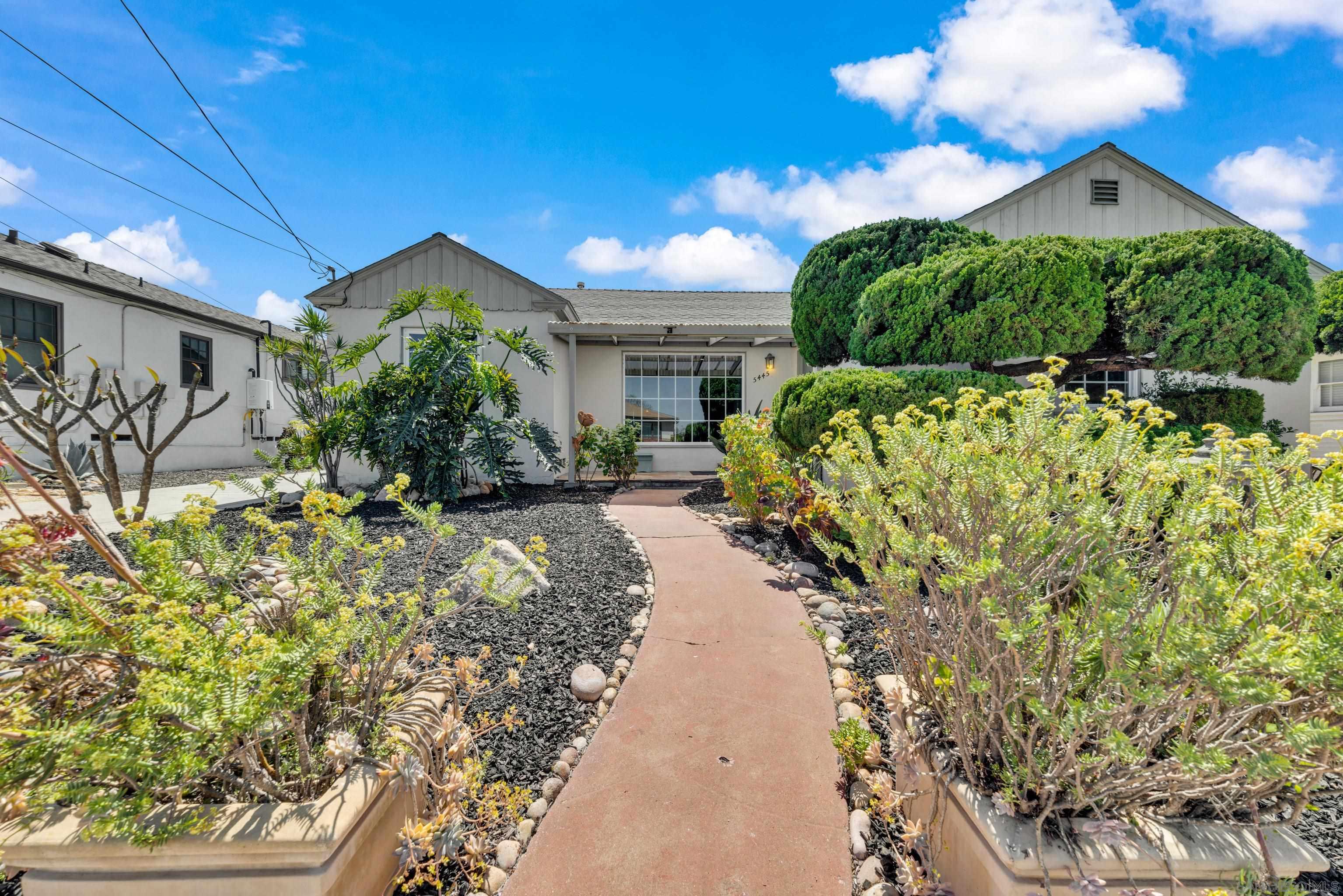 Detail Gallery Image 6 of 62 For 5445  Adams Avenue, San Diego,  CA 92115 - 3 Beds | 1/1 Baths