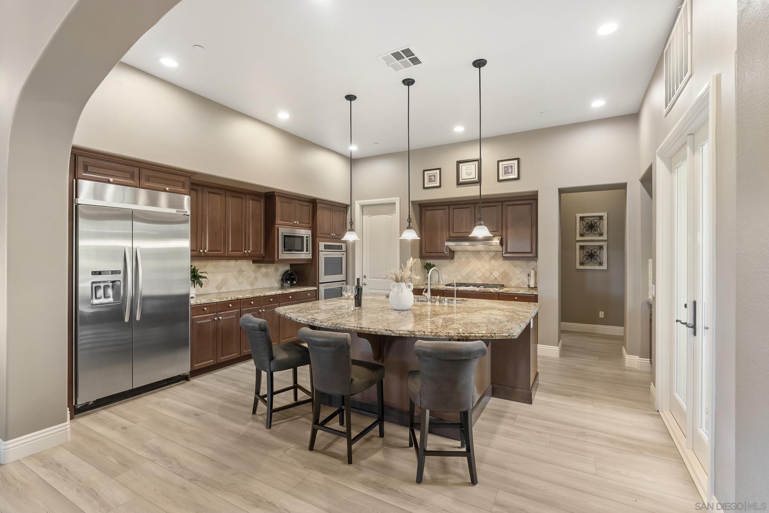 Detail Gallery Image 13 of 60 For 2105  Timneh Court, Oceanside,  CA 92057 - 4 Beds | 4/1 Baths