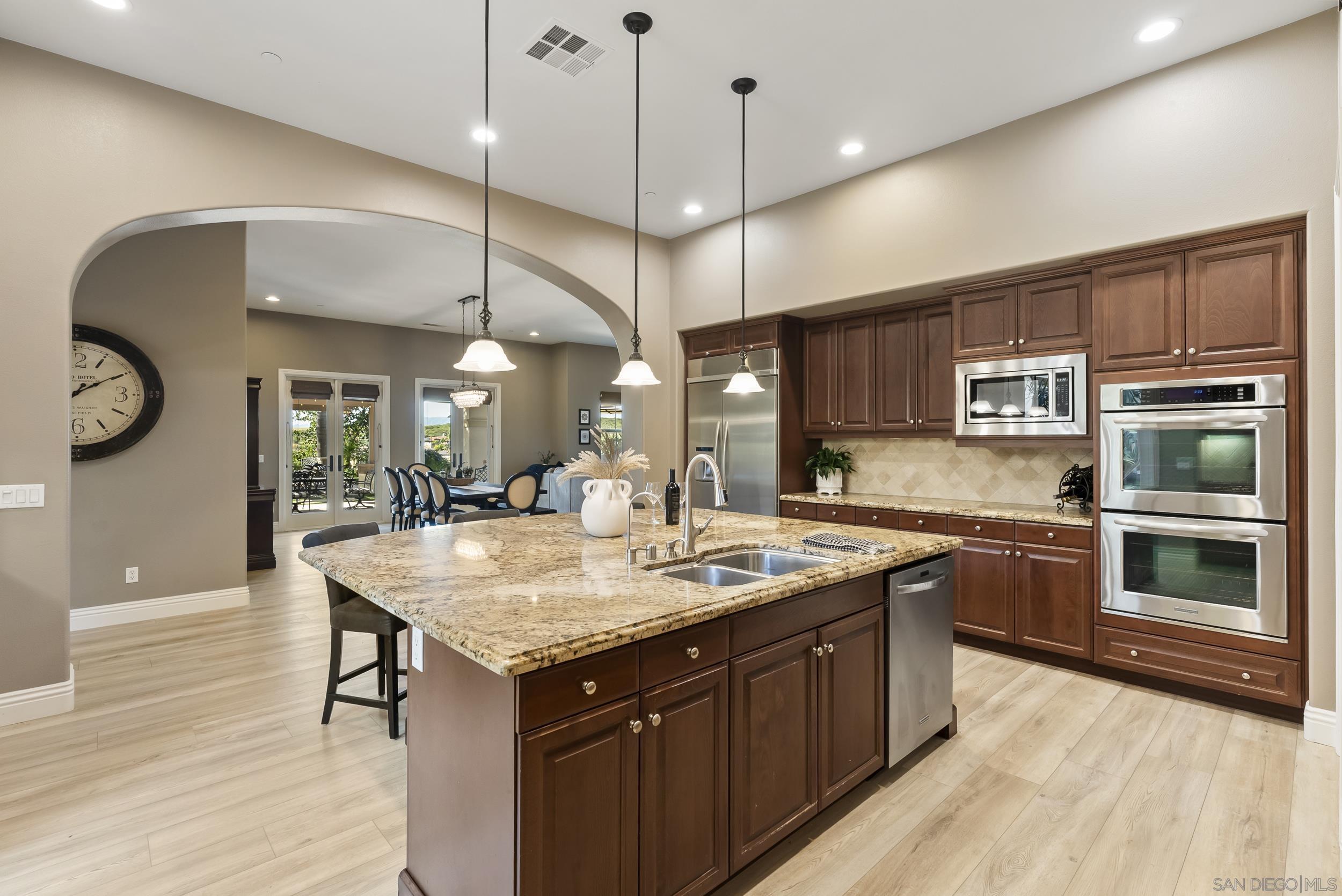 Detail Gallery Image 15 of 60 For 2105  Timneh Court, Oceanside,  CA 92057 - 4 Beds | 4/1 Baths