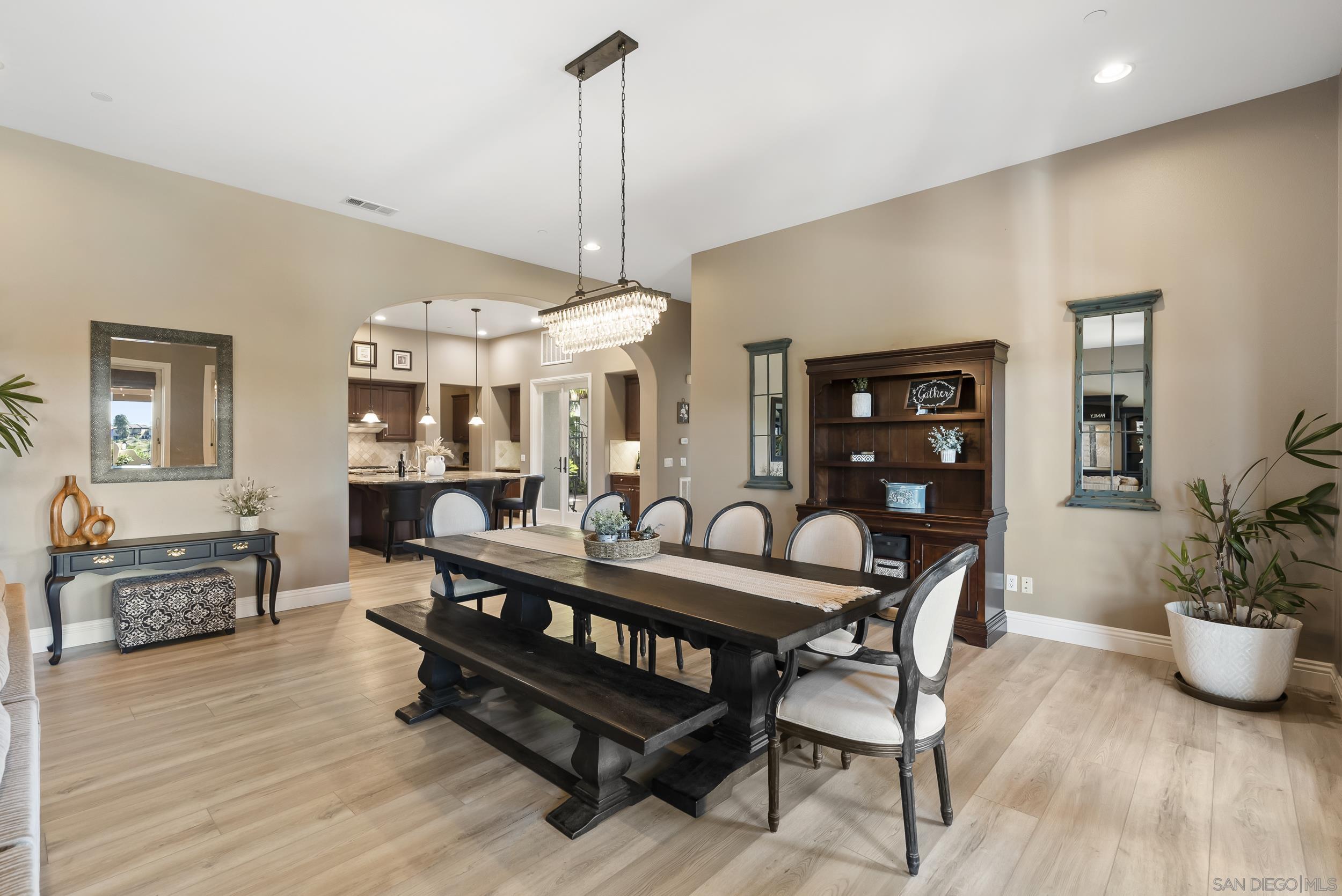 Detail Gallery Image 16 of 60 For 2105  Timneh Court, Oceanside,  CA 92057 - 4 Beds | 4/1 Baths