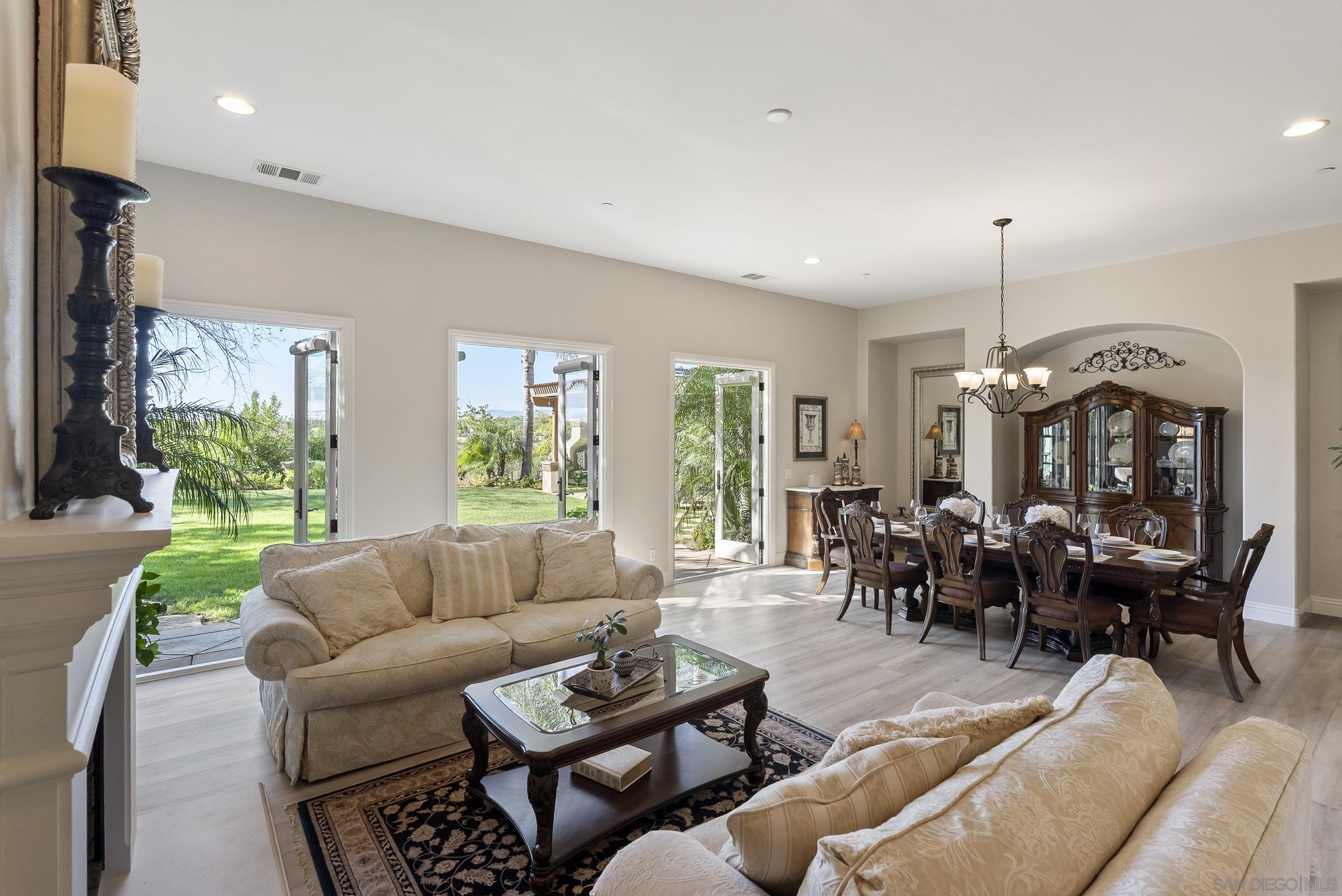 Detail Gallery Image 9 of 60 For 2105  Timneh Court, Oceanside,  CA 92057 - 4 Beds | 4/1 Baths