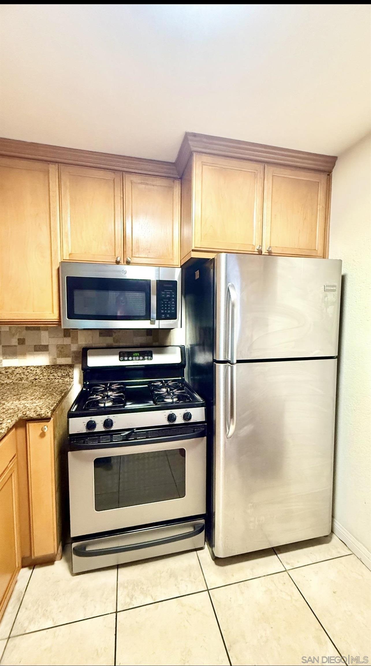 Detail Gallery Image 15 of 43 For 9938  Buena Vista Dr  #3,  Spring Valley,  CA 91977 - 2 Beds | 2 Baths