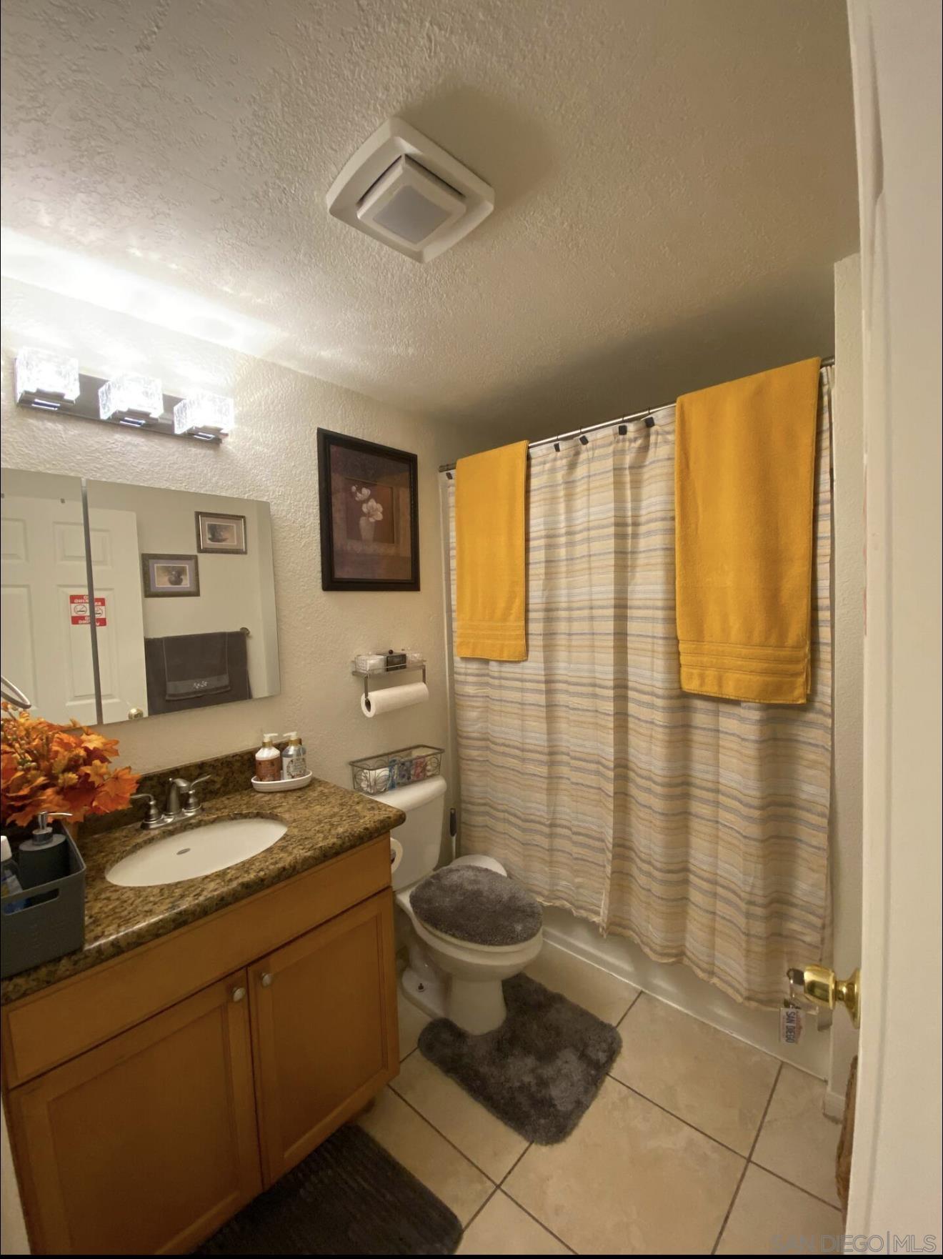 Detail Gallery Image 30 of 43 For 9938  Buena Vista Dr  #3,  Spring Valley,  CA 91977 - 2 Beds | 2 Baths