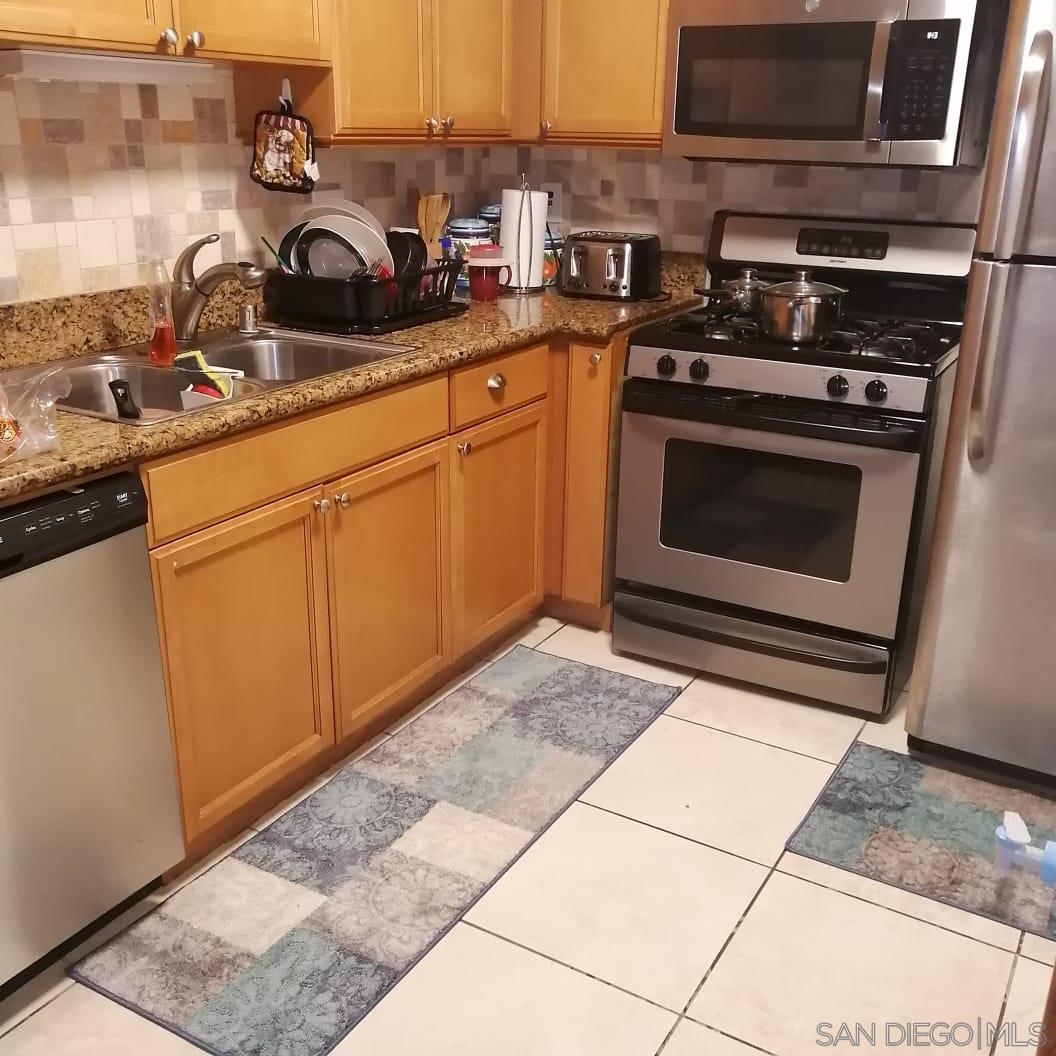 Detail Gallery Image 41 of 43 For 9938  Buena Vista Dr  #3,  Spring Valley,  CA 91977 - 2 Beds | 2 Baths