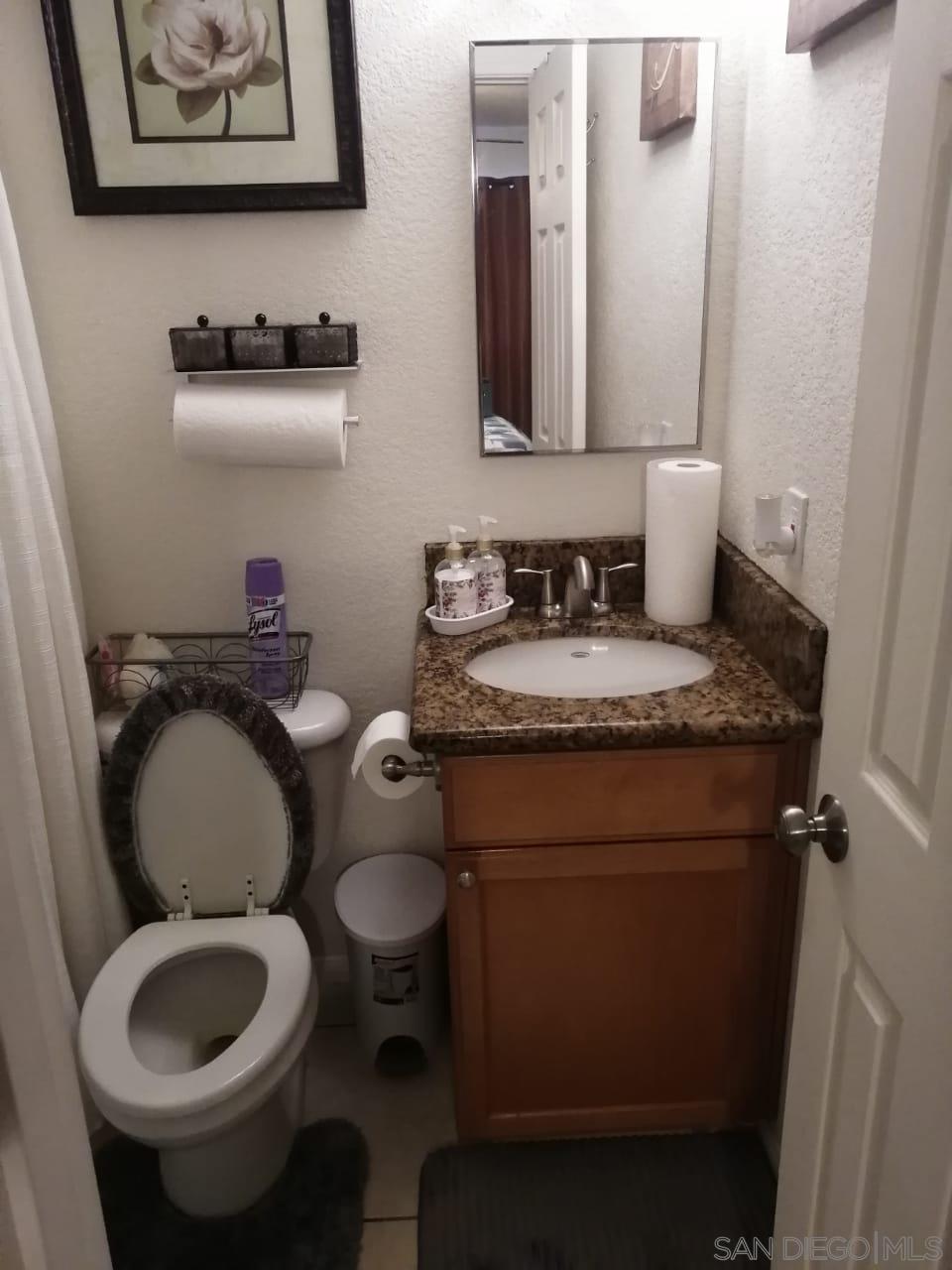 Detail Gallery Image 10 of 43 For 9938  Buena Vista Dr  #3,  Spring Valley,  CA 91977 - 2 Beds | 2 Baths