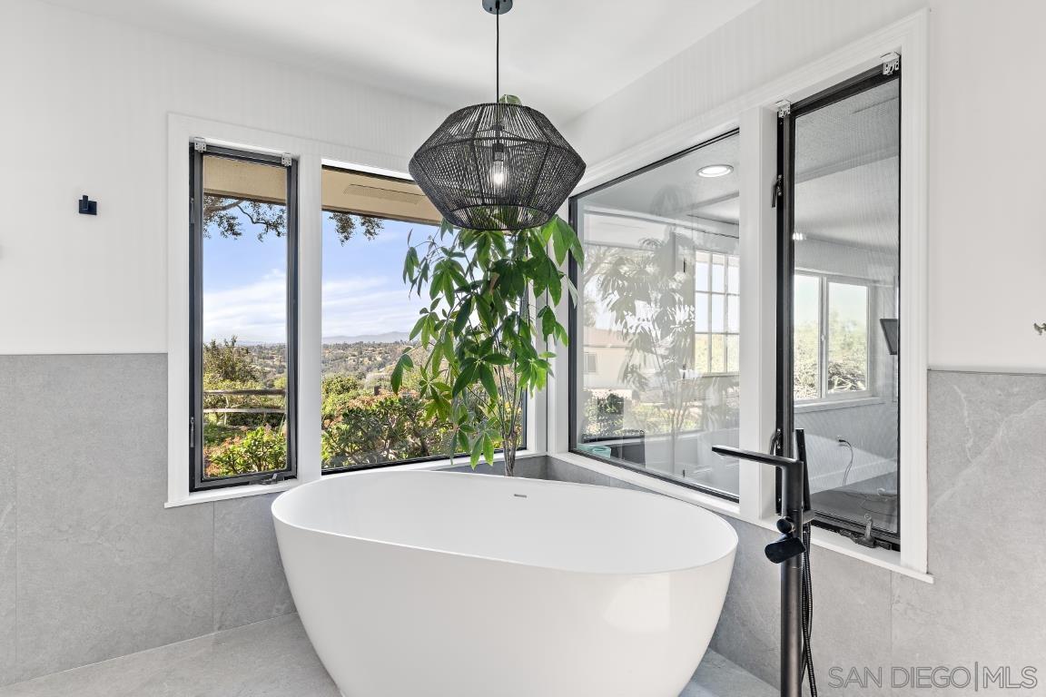 Detail Gallery Image 22 of 67 For 1097  Camino Alisos, Fallbrook,  CA 92028 - 6 Beds | 5 Baths