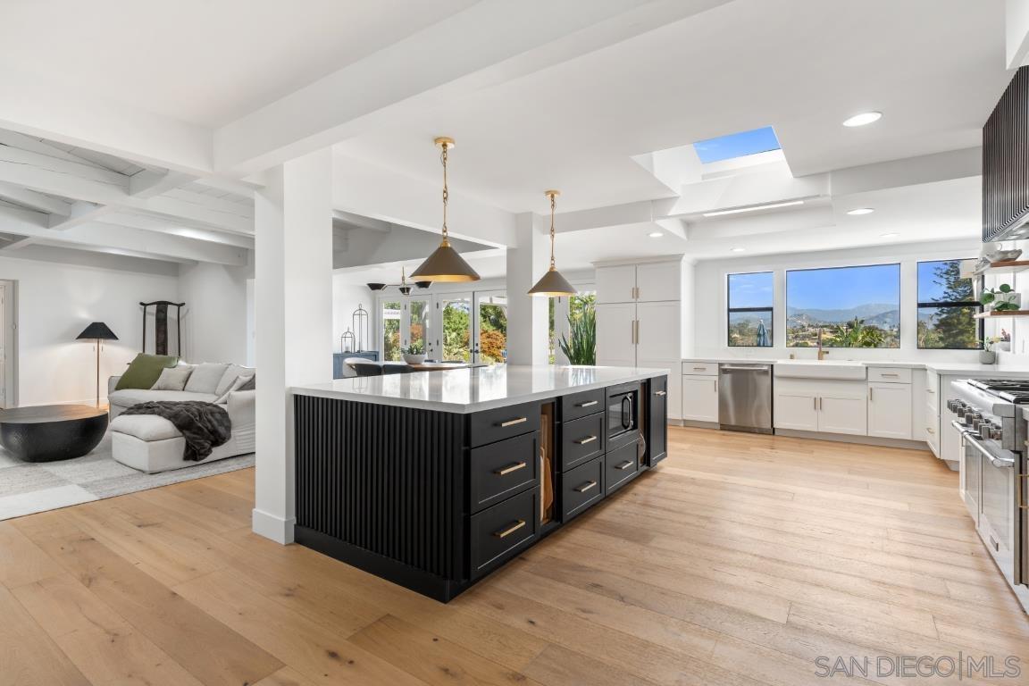 Detail Gallery Image 9 of 67 For 1097  Camino Alisos, Fallbrook,  CA 92028 - 6 Beds | 5 Baths