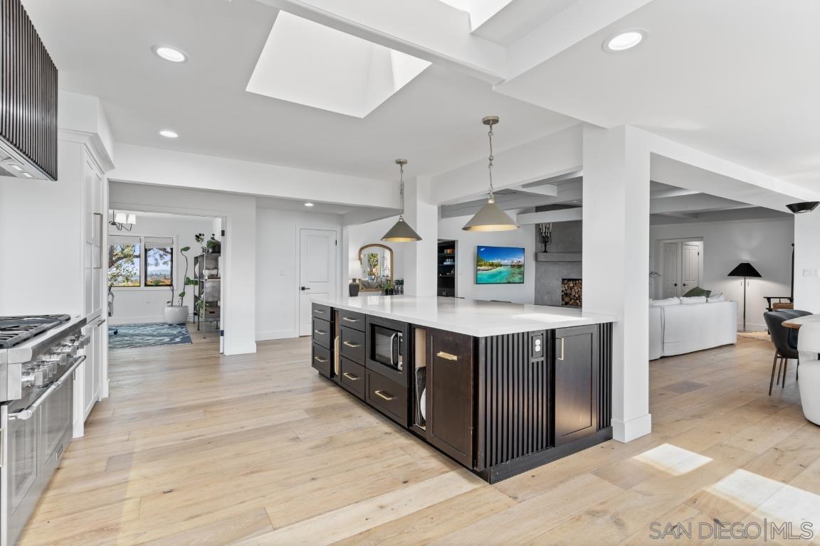 Detail Gallery Image 10 of 67 For 1097  Camino Alisos, Fallbrook,  CA 92028 - 6 Beds | 5 Baths