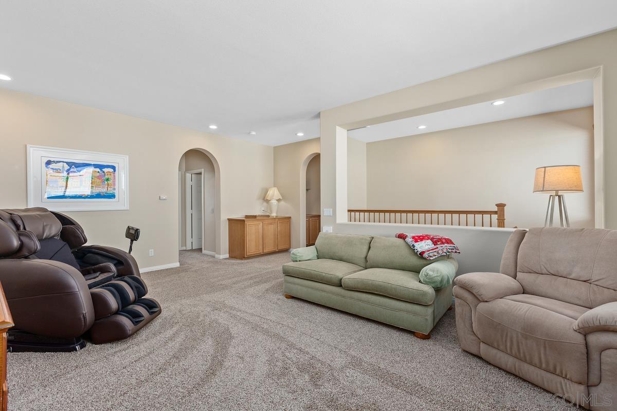 Detail Gallery Image 15 of 42 For 1311  Bellingham Dr, Oceanside,  CA 92057 - 4 Beds | 3/1 Baths