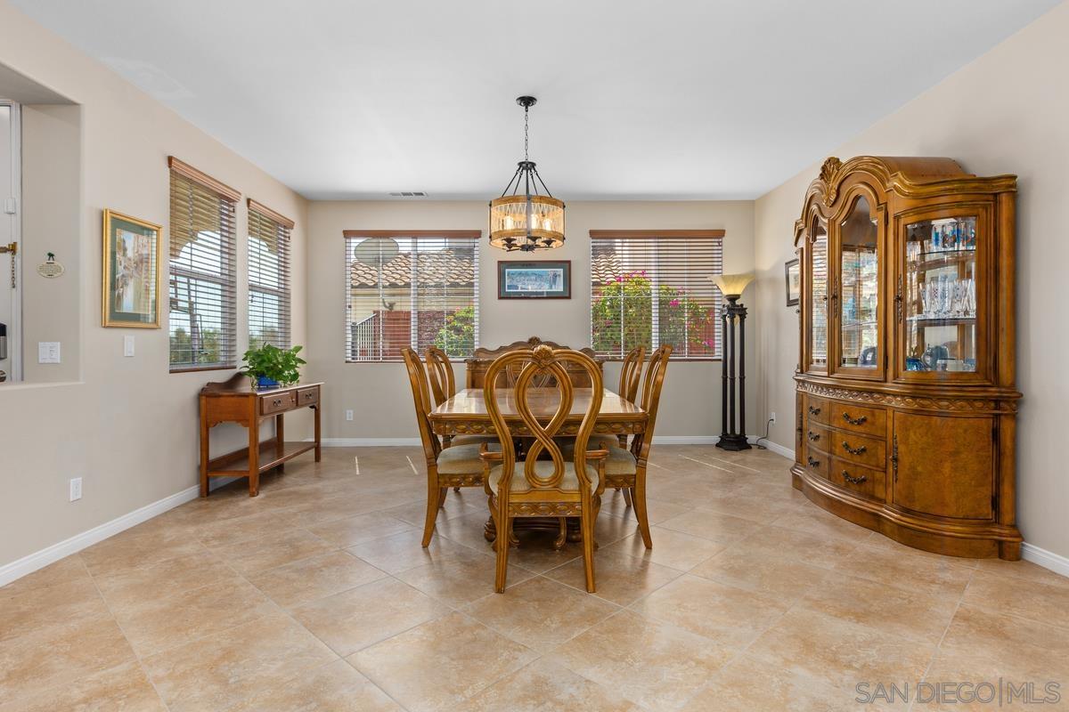 Detail Gallery Image 4 of 42 For 1311  Bellingham Dr, Oceanside,  CA 92057 - 4 Beds | 3/1 Baths