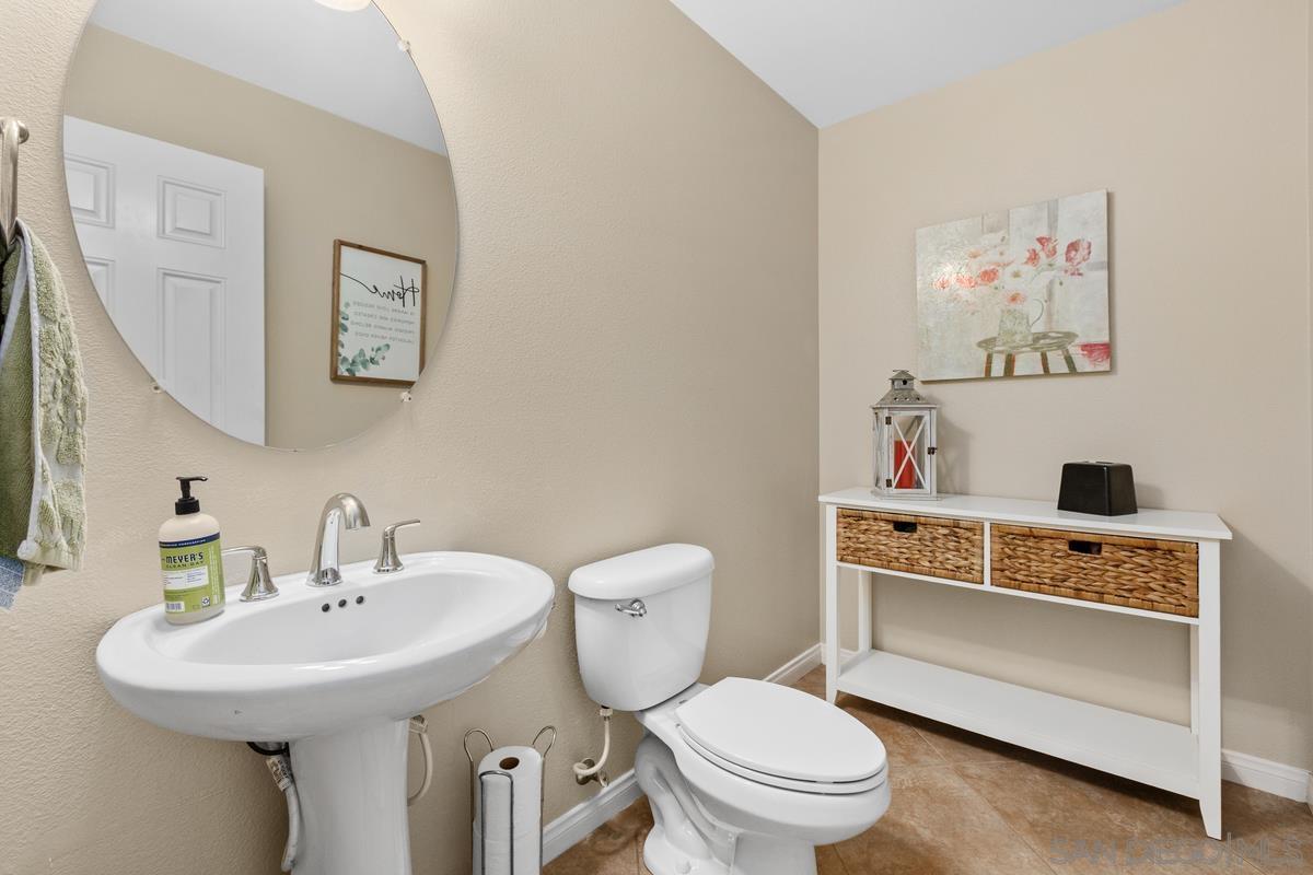 Detail Gallery Image 6 of 42 For 1311  Bellingham Dr, Oceanside,  CA 92057 - 4 Beds | 3/1 Baths