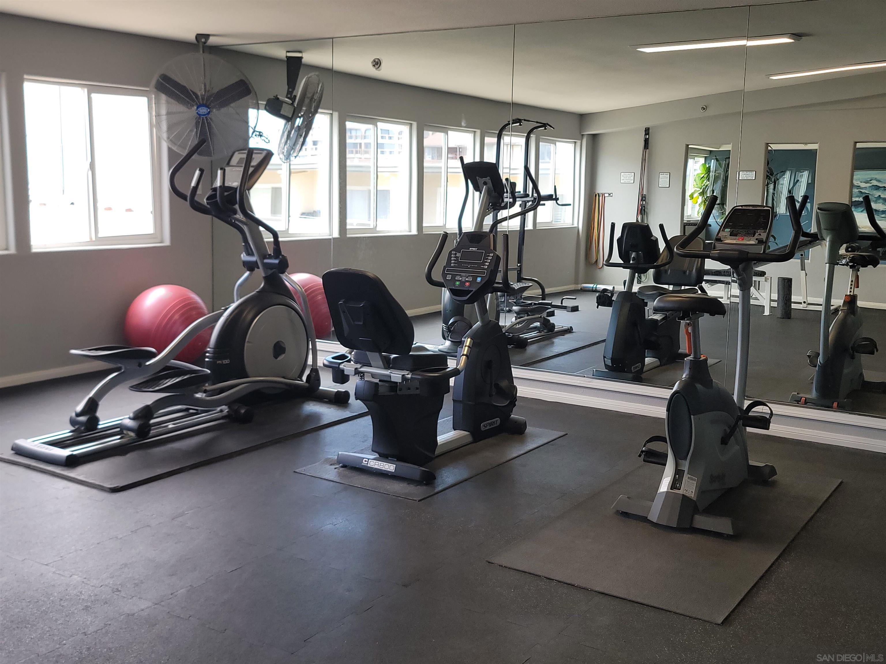 Detail Gallery Image 18 of 34 For 1021  Scott  128, San Diego,  CA 92106 - 0 Beds | 1 Baths