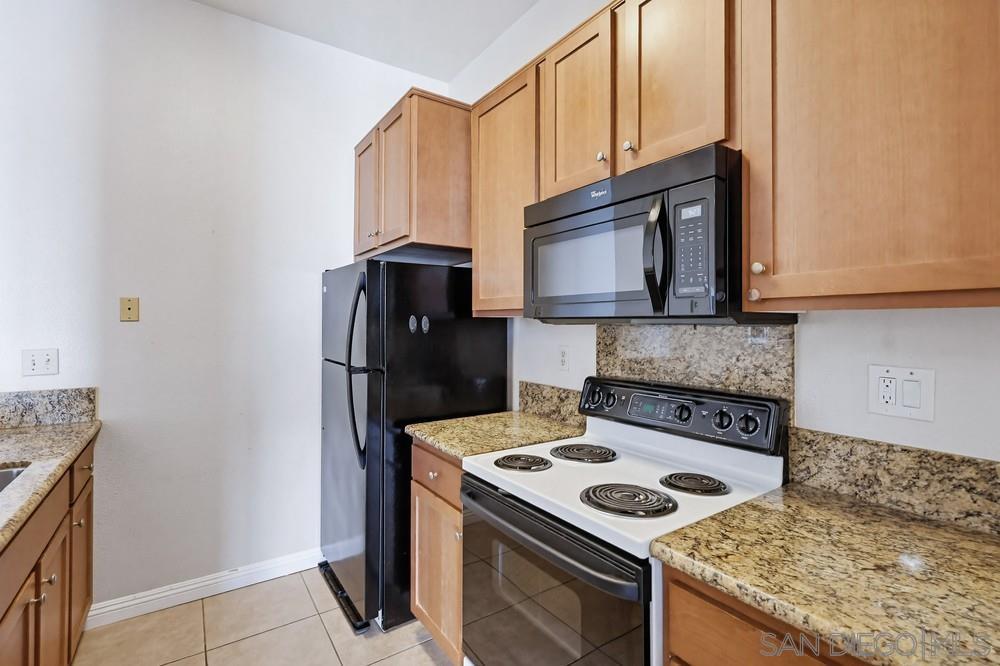 Detail Gallery Image 11 of 31 For 8324  Regents Rd  2e,  San Diego,  CA 92122 - 2 Beds | 2 Baths