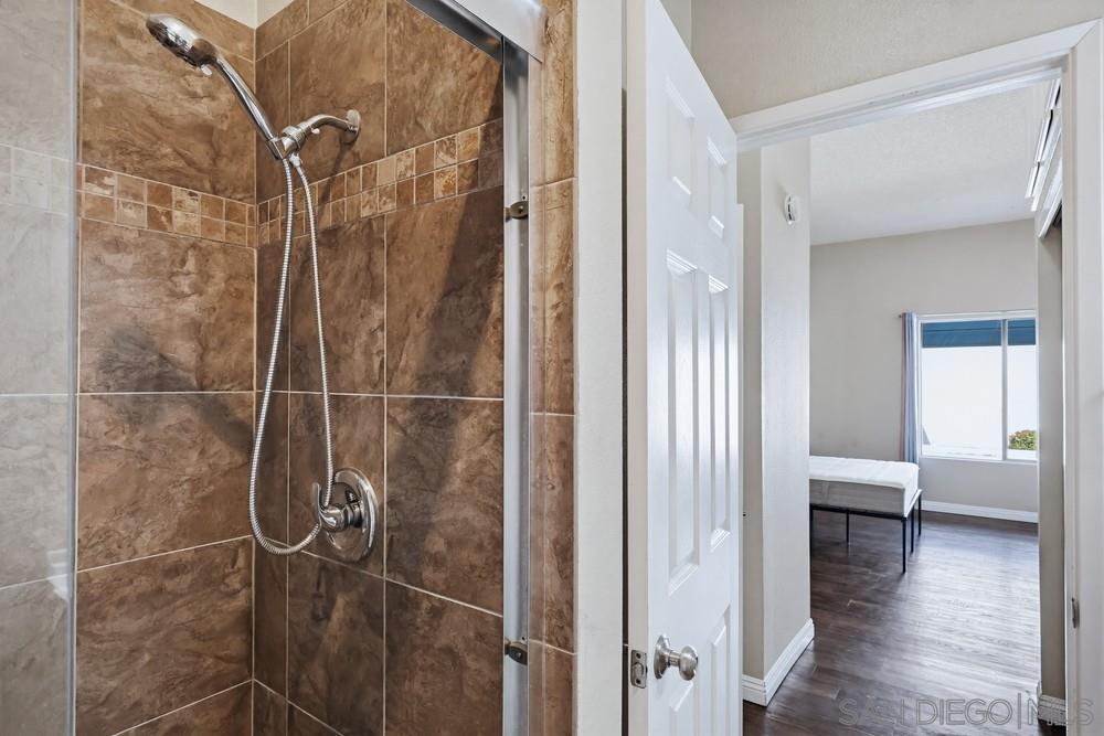 Detail Gallery Image 21 of 31 For 8324  Regents Rd  2e,  San Diego,  CA 92122 - 2 Beds | 2 Baths