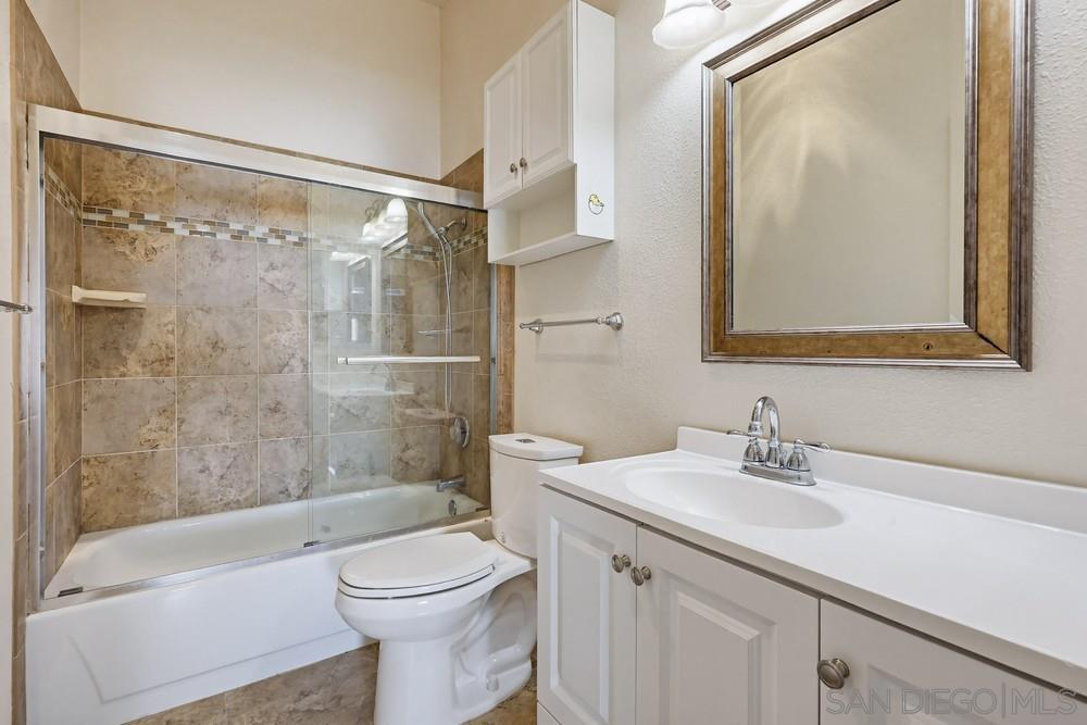 Detail Gallery Image 22 of 31 For 8324  Regents Rd  2e,  San Diego,  CA 92122 - 2 Beds | 2 Baths