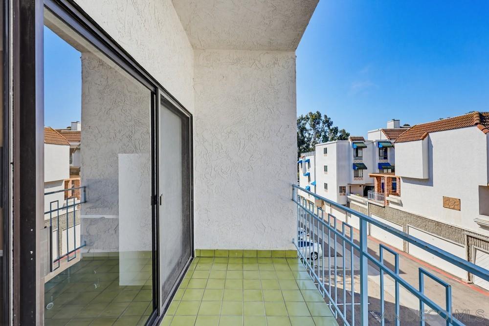 Detail Gallery Image 26 of 31 For 8324  Regents Rd  2e,  San Diego,  CA 92122 - 2 Beds | 2 Baths
