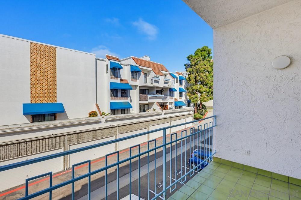 Detail Gallery Image 28 of 31 For 8324  Regents Rd  2e,  San Diego,  CA 92122 - 2 Beds | 2 Baths