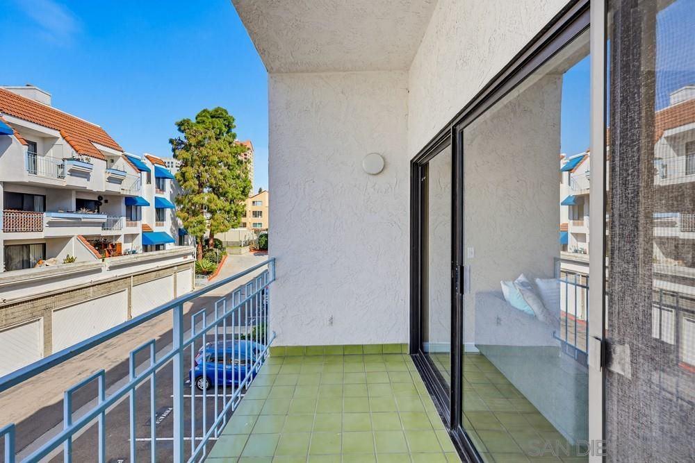 Detail Gallery Image 29 of 31 For 8324  Regents Rd  2e,  San Diego,  CA 92122 - 2 Beds | 2 Baths