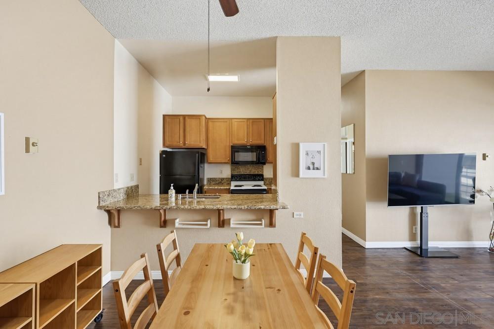 Detail Gallery Image 8 of 31 For 8324  Regents Rd  2e,  San Diego,  CA 92122 - 2 Beds | 2 Baths