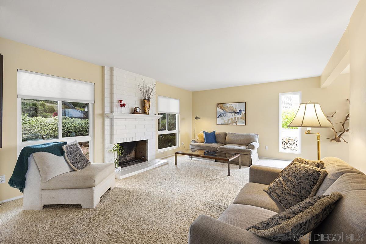 Detail Gallery Image 11 of 51 For 1012  Santa Florencia, Solana Beach,  CA 92075 - 5 Beds | 3 Baths