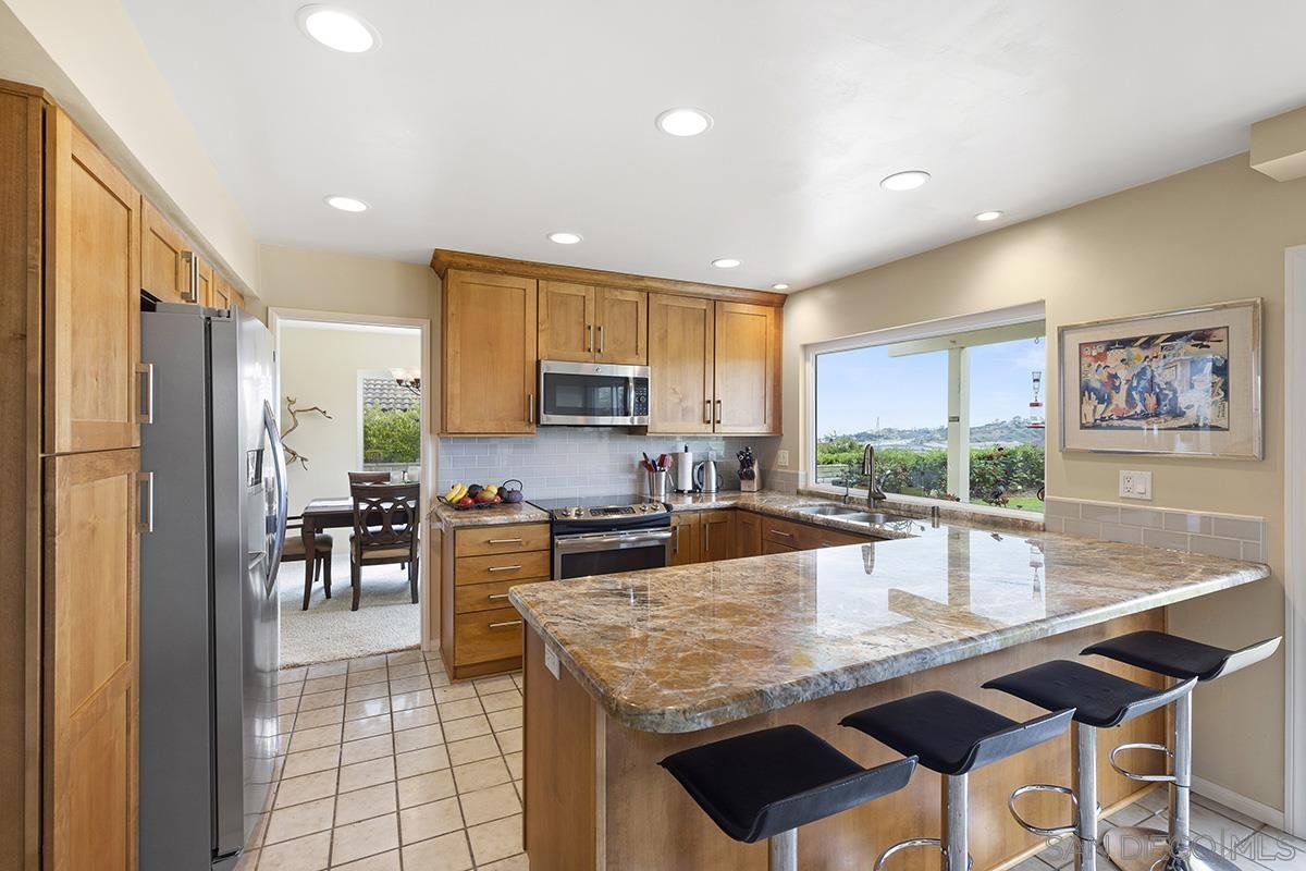 Detail Gallery Image 17 of 51 For 1012  Santa Florencia, Solana Beach,  CA 92075 - 5 Beds | 3 Baths