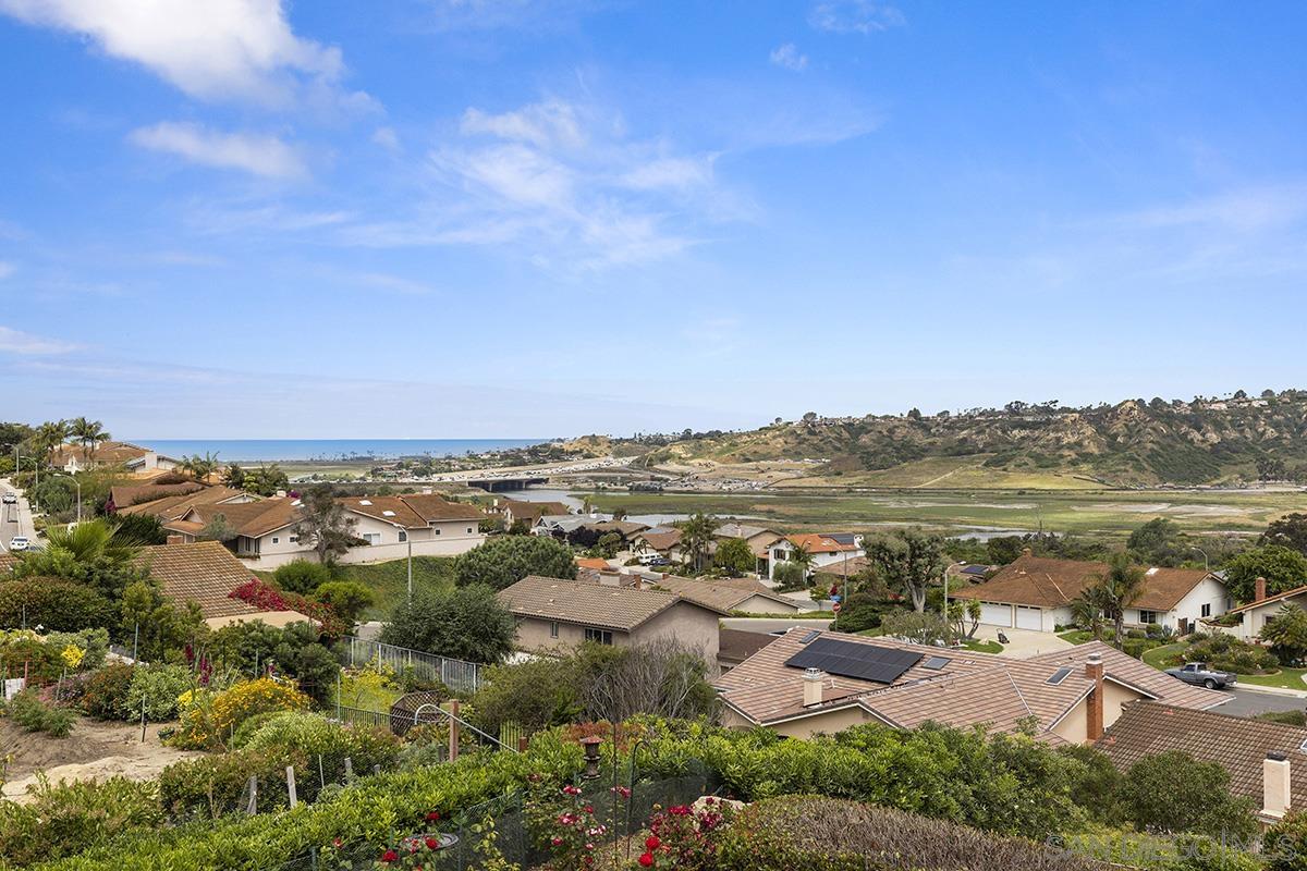 Detail Gallery Image 33 of 51 For 1012  Santa Florencia, Solana Beach,  CA 92075 - 5 Beds | 3 Baths