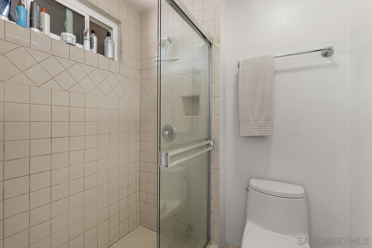 Detail Gallery Image 38 of 51 For 1012  Santa Florencia, Solana Beach,  CA 92075 - 5 Beds | 3 Baths