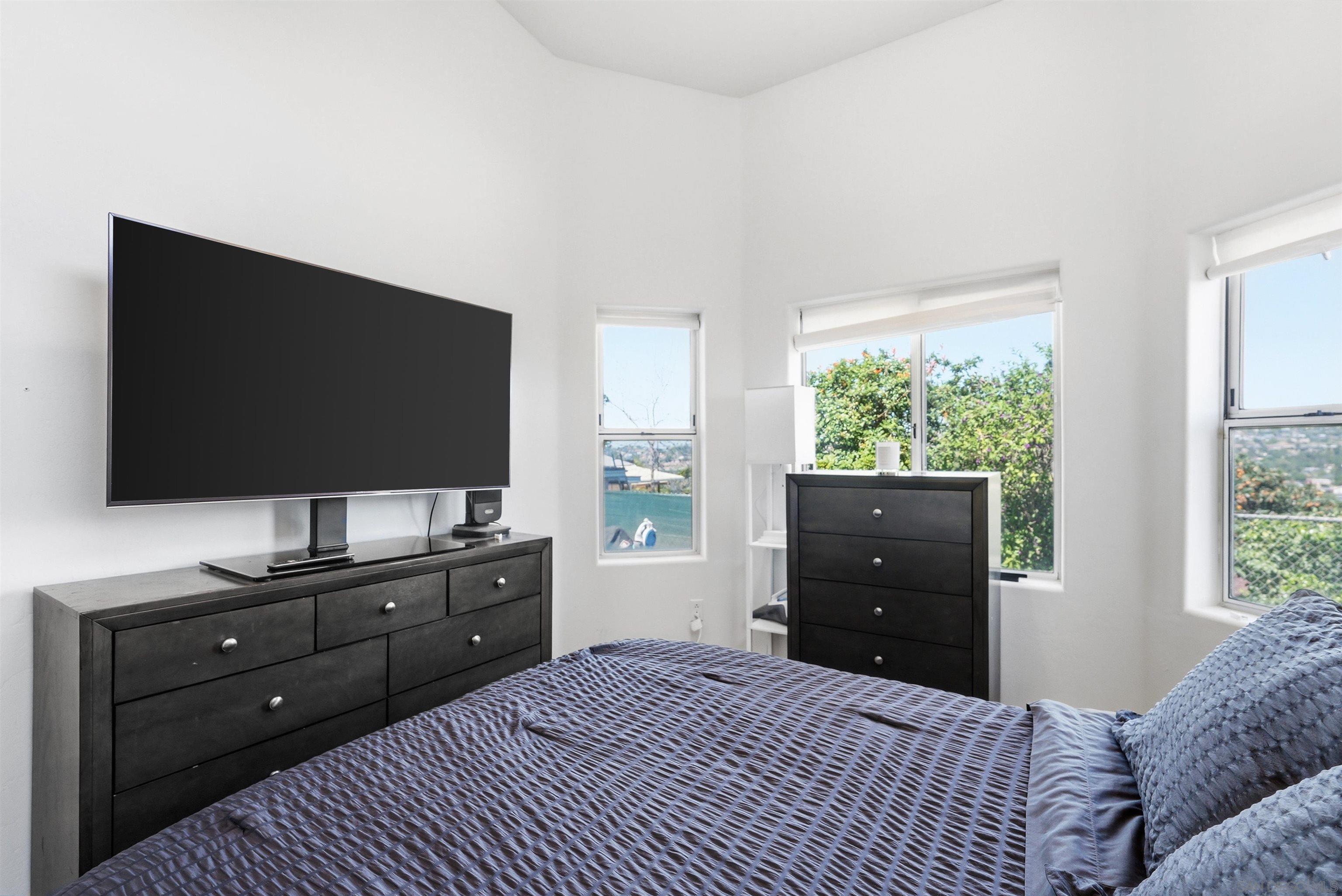 Detail Gallery Image 33 of 59 For 3237 S Bonita, Spring Valley,  CA 91977 - 5 Beds | 3 Baths