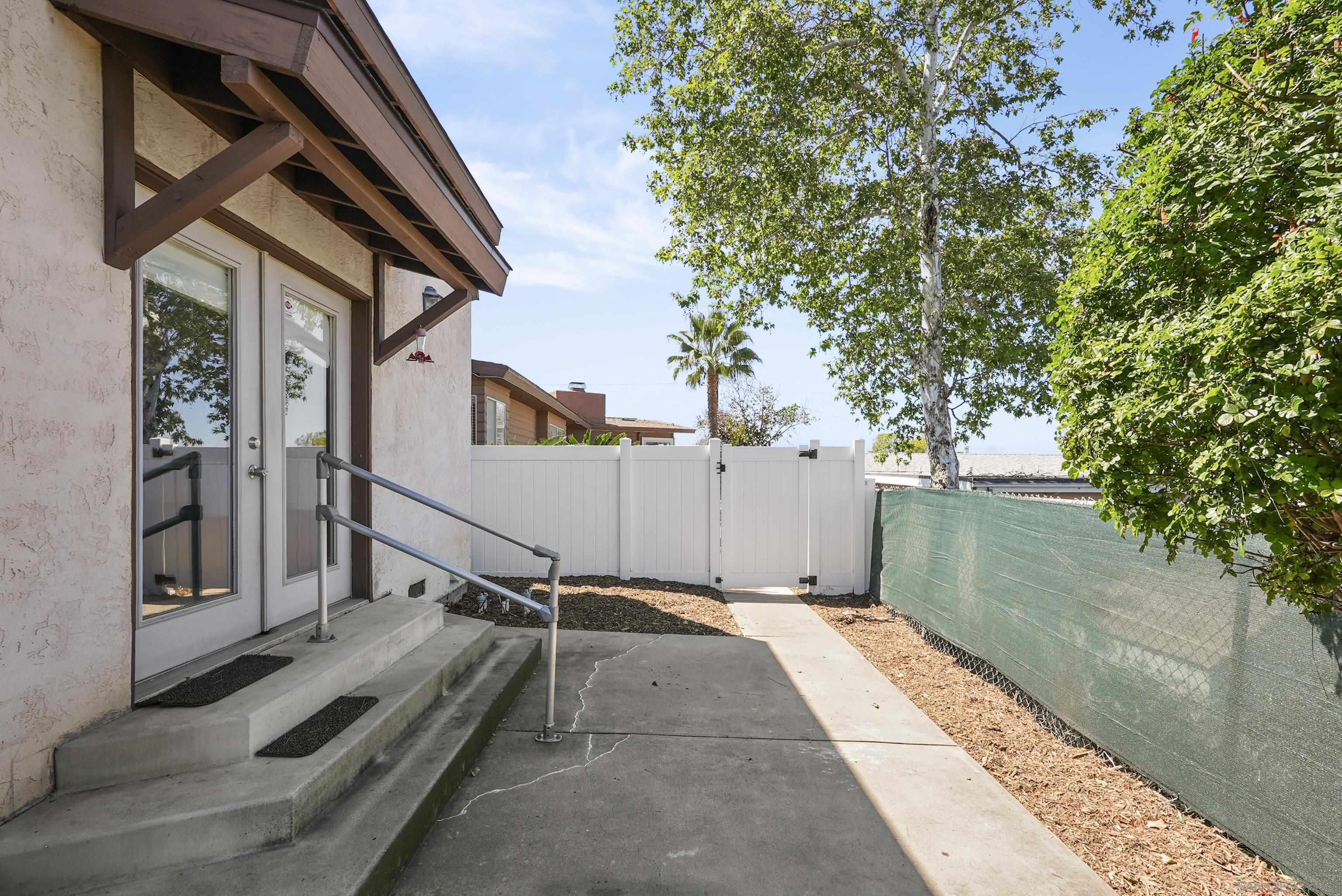 Detail Gallery Image 8 of 59 For 3237 S Bonita, Spring Valley,  CA 91977 - 5 Beds | 3 Baths