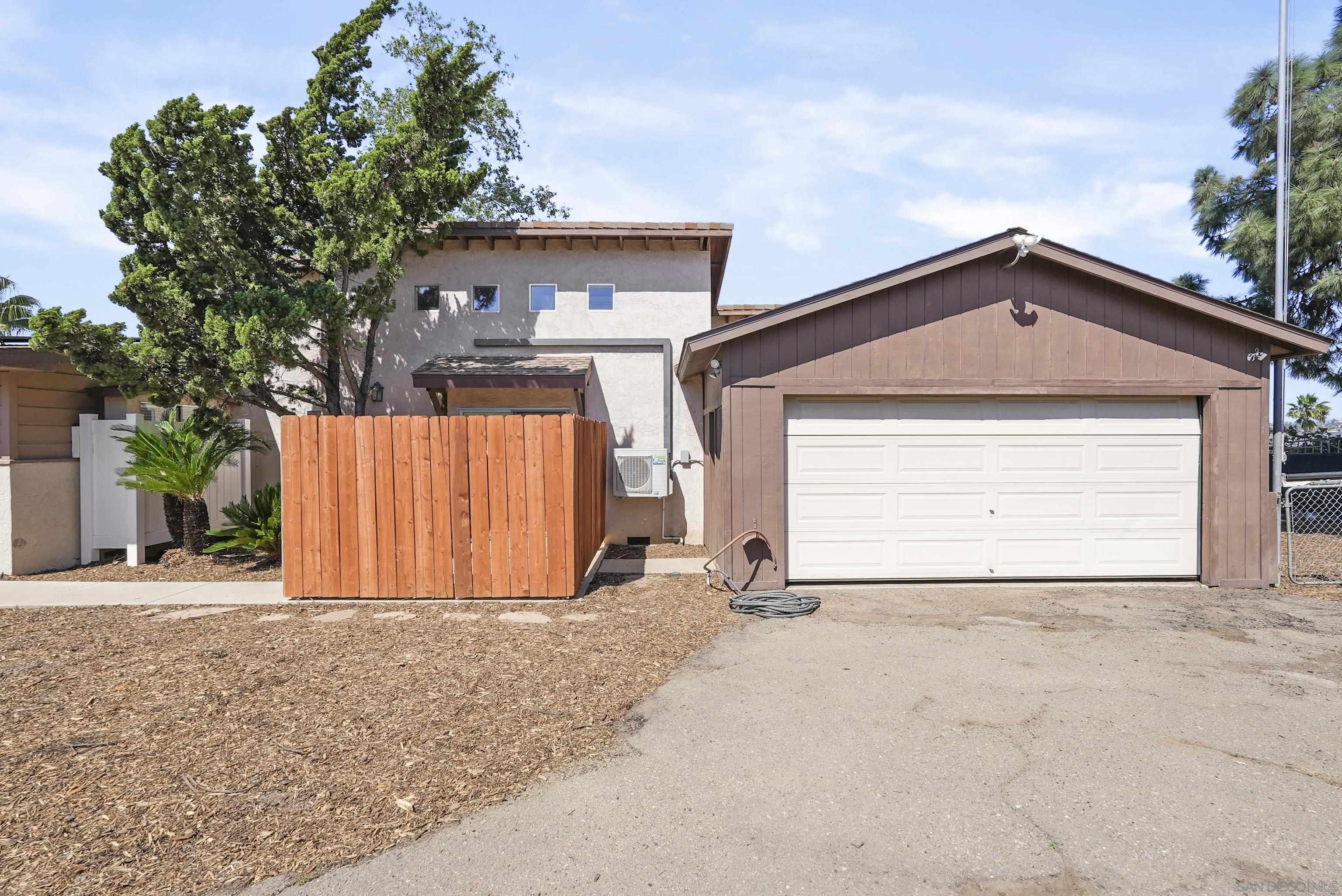 Detail Gallery Image 10 of 59 For 3237 S Bonita, Spring Valley,  CA 91977 - 5 Beds | 3 Baths