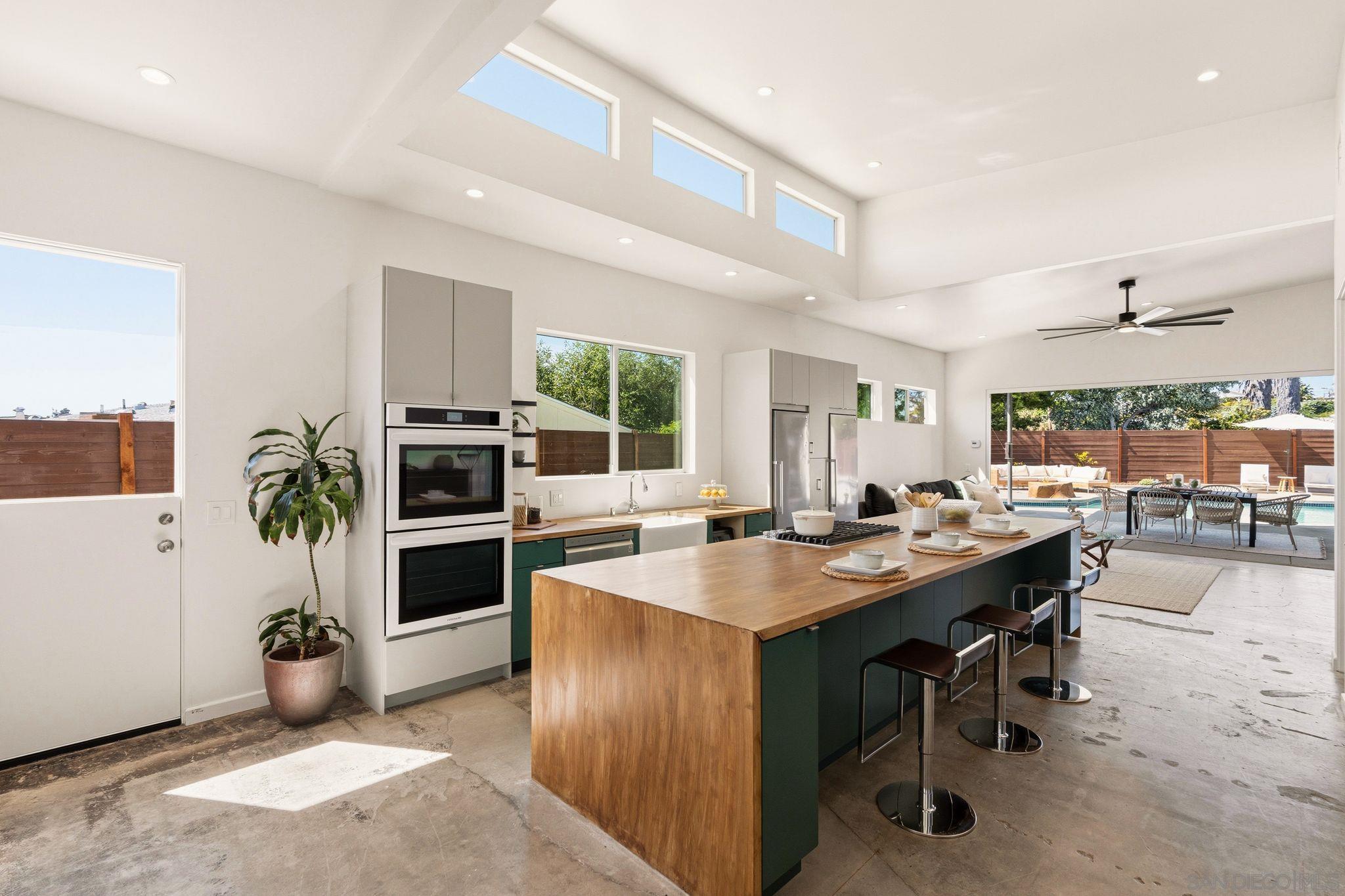 Detail Gallery Image 12 of 47 For 3590  Chasewood Dr., San Diego,  CA 92111 - 4 Beds | 2/1 Baths