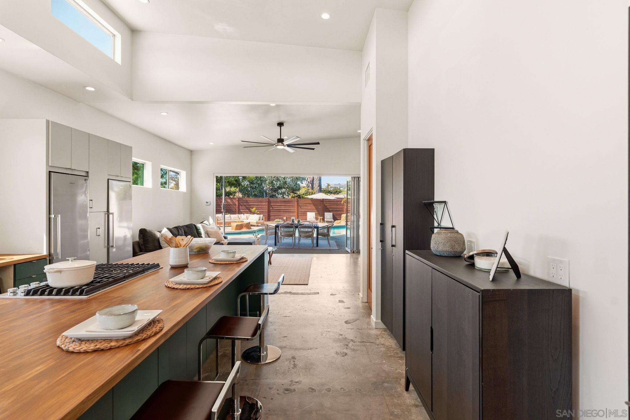 Detail Gallery Image 14 of 47 For 3590  Chasewood Dr., San Diego,  CA 92111 - 4 Beds | 2/1 Baths