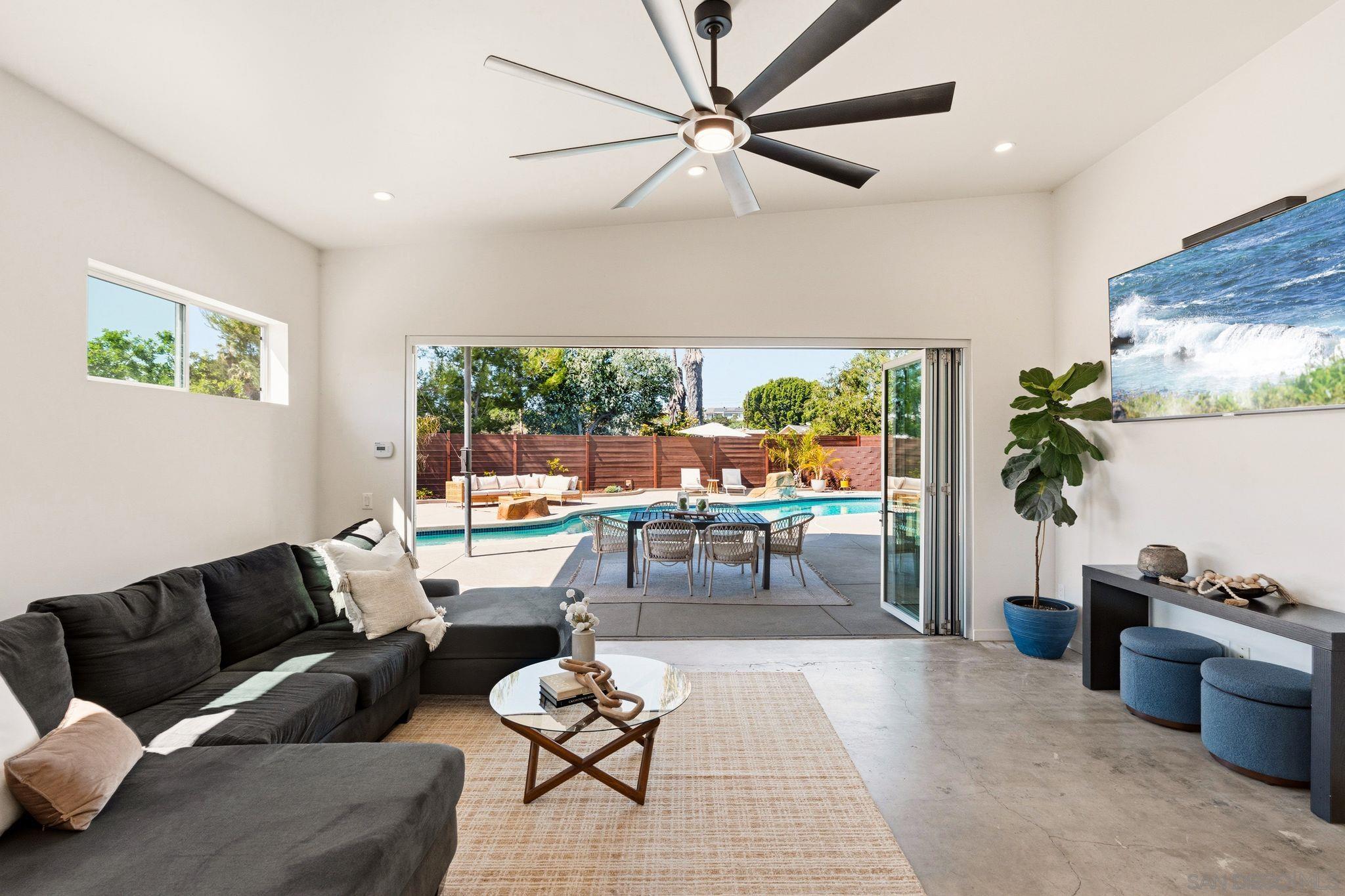 Detail Gallery Image 16 of 47 For 3590  Chasewood Dr., San Diego,  CA 92111 - 4 Beds | 2/1 Baths