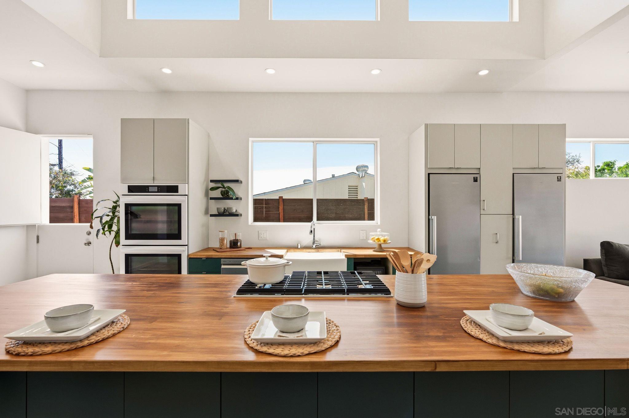 Detail Gallery Image 9 of 47 For 3590  Chasewood Dr., San Diego,  CA 92111 - 4 Beds | 2/1 Baths