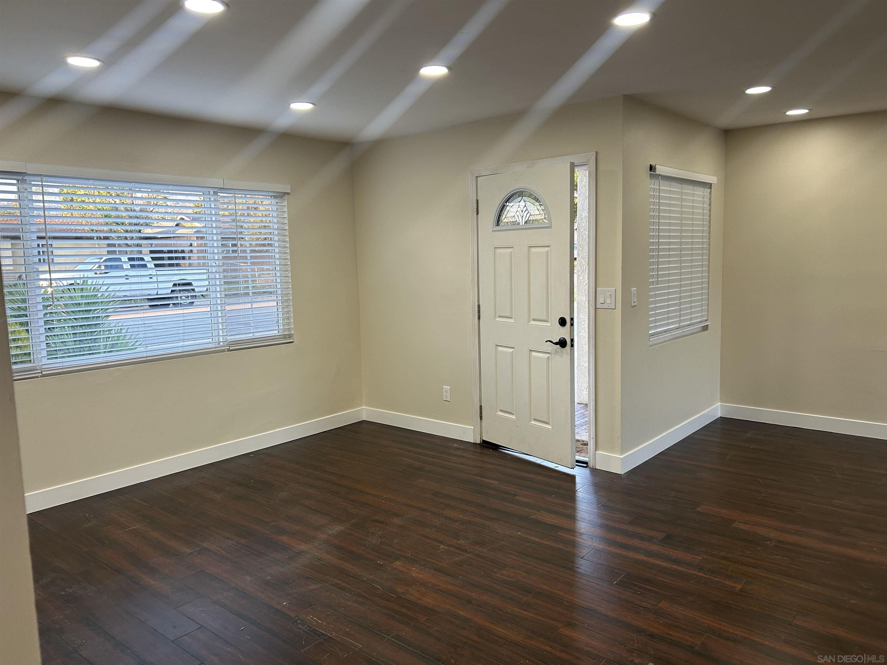 Detail Gallery Image 5 of 14 For 14523  Saco Street, Poway,  CA 92064 - 3 Beds | 2 Baths